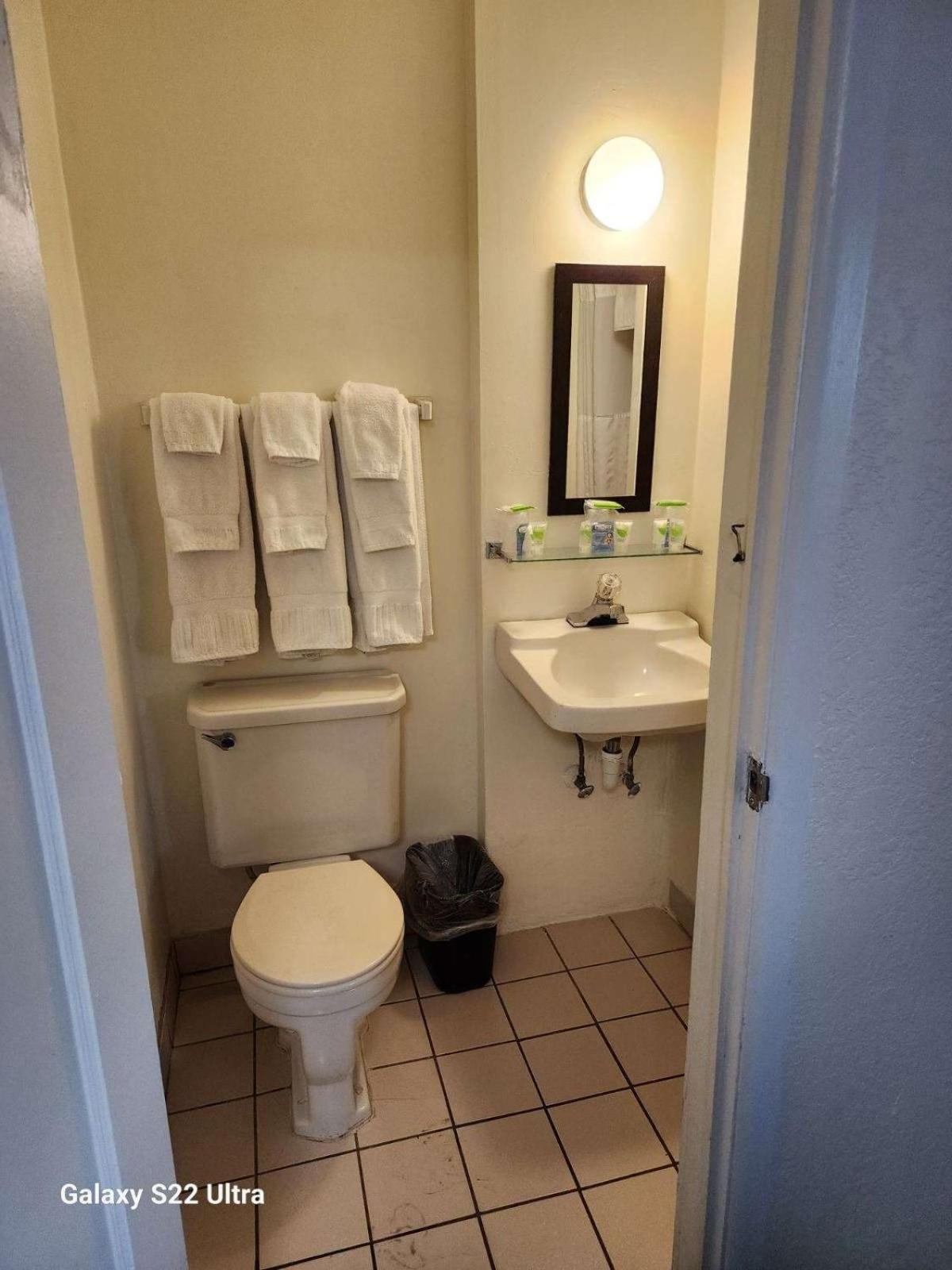 Triple Room with Bathroom photo 2
