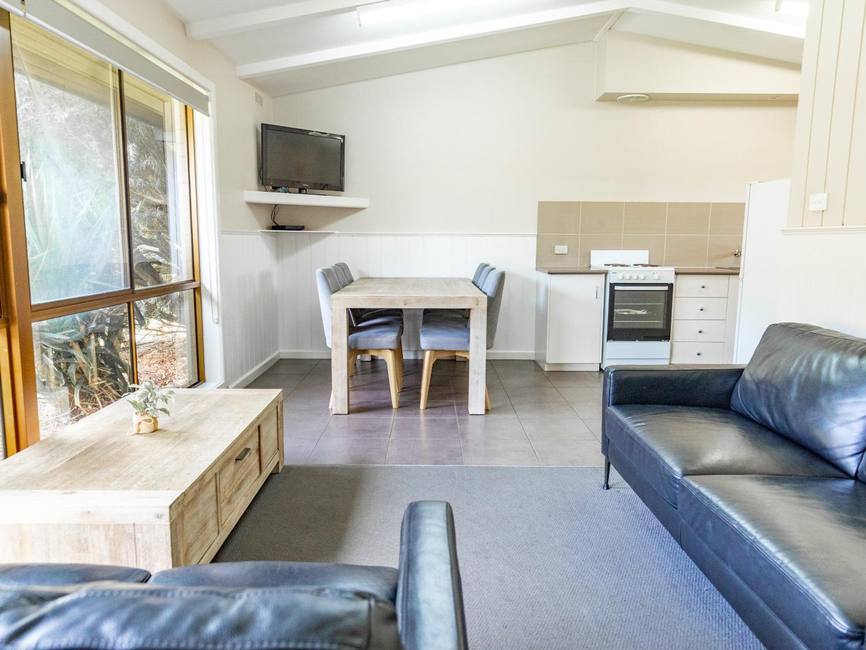 Two-Bedroom Cabin (sleeps 6) photo 1