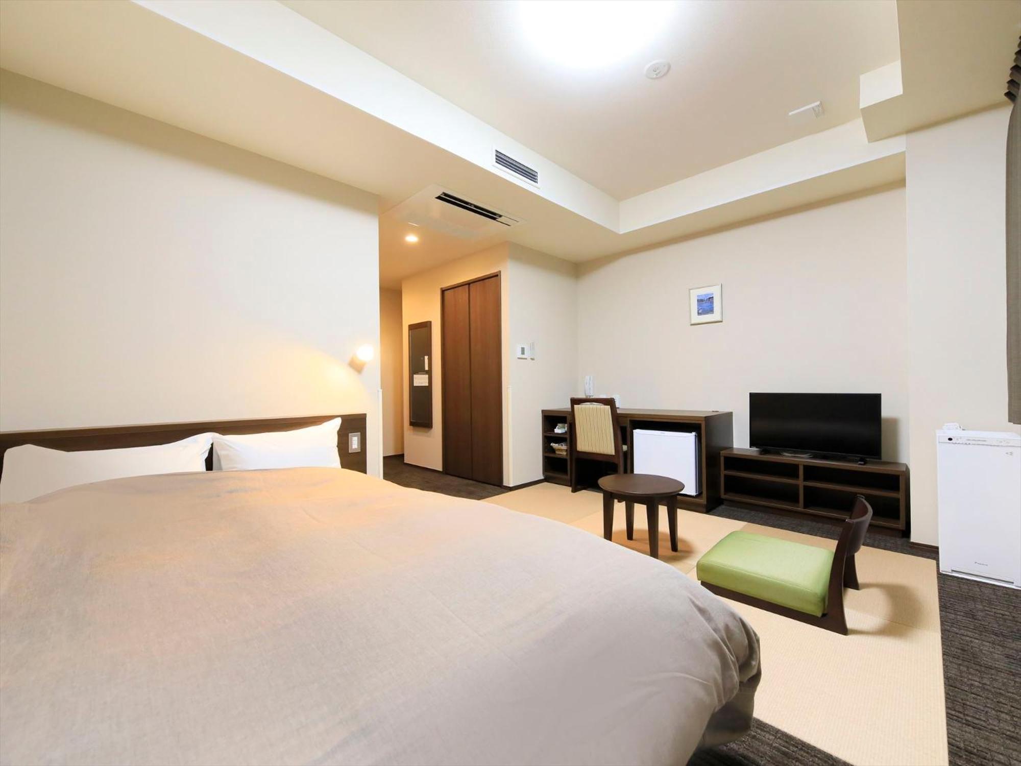 Double Room with Kitchenette - Non-Smoking