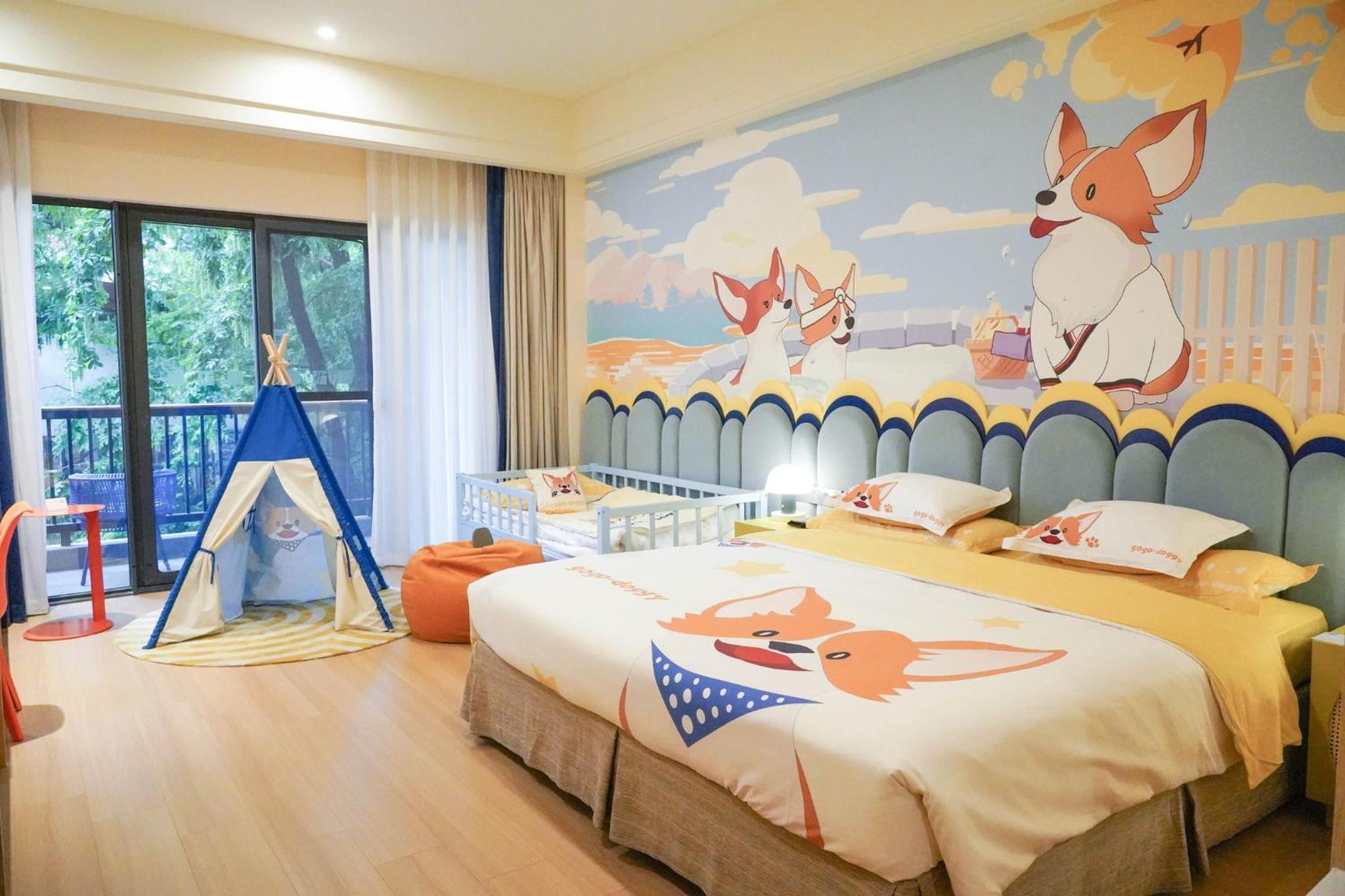 Standard King Room with Kids Bed - Kids Theme photo 3