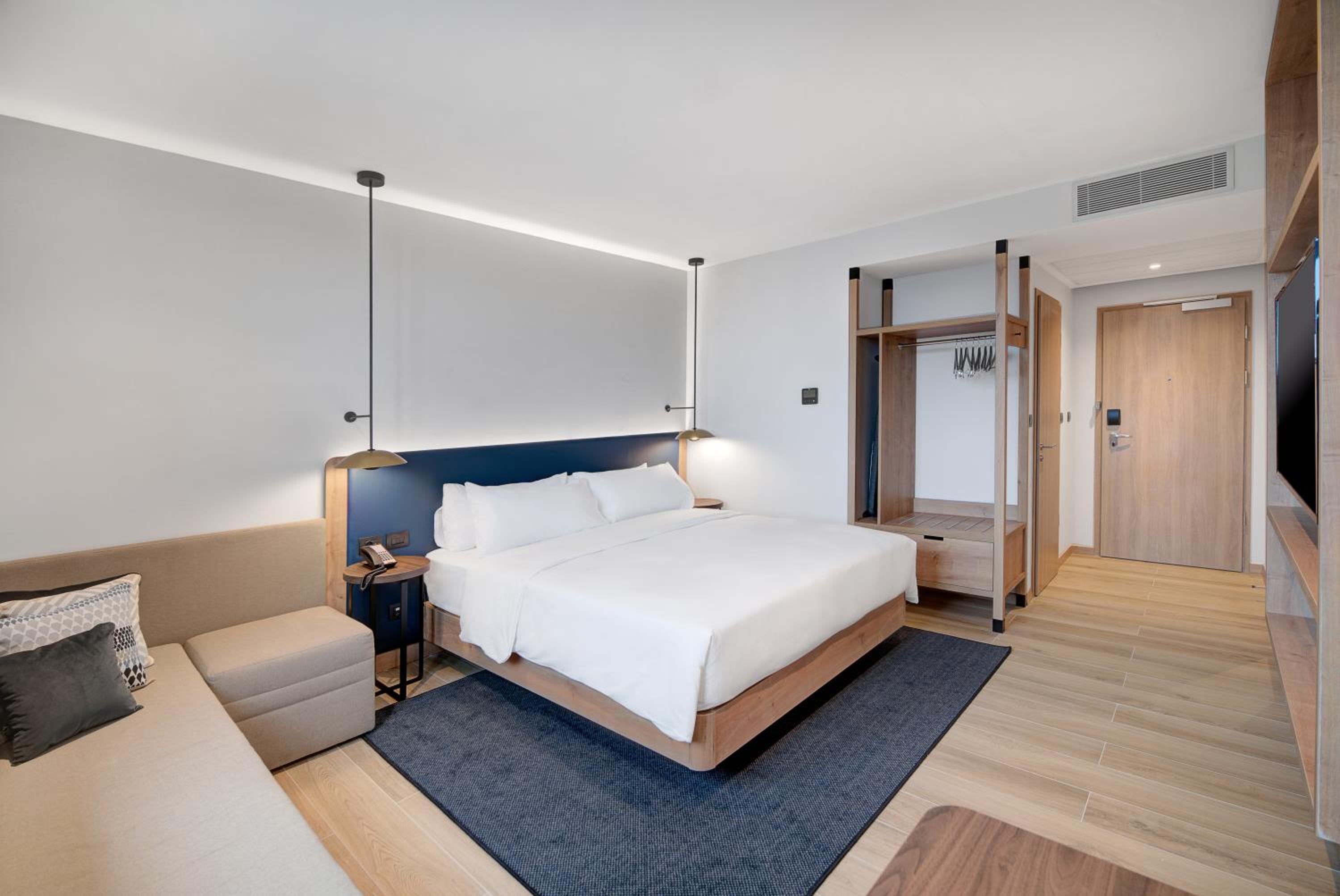 King Room - Mobility Access - Photo 1