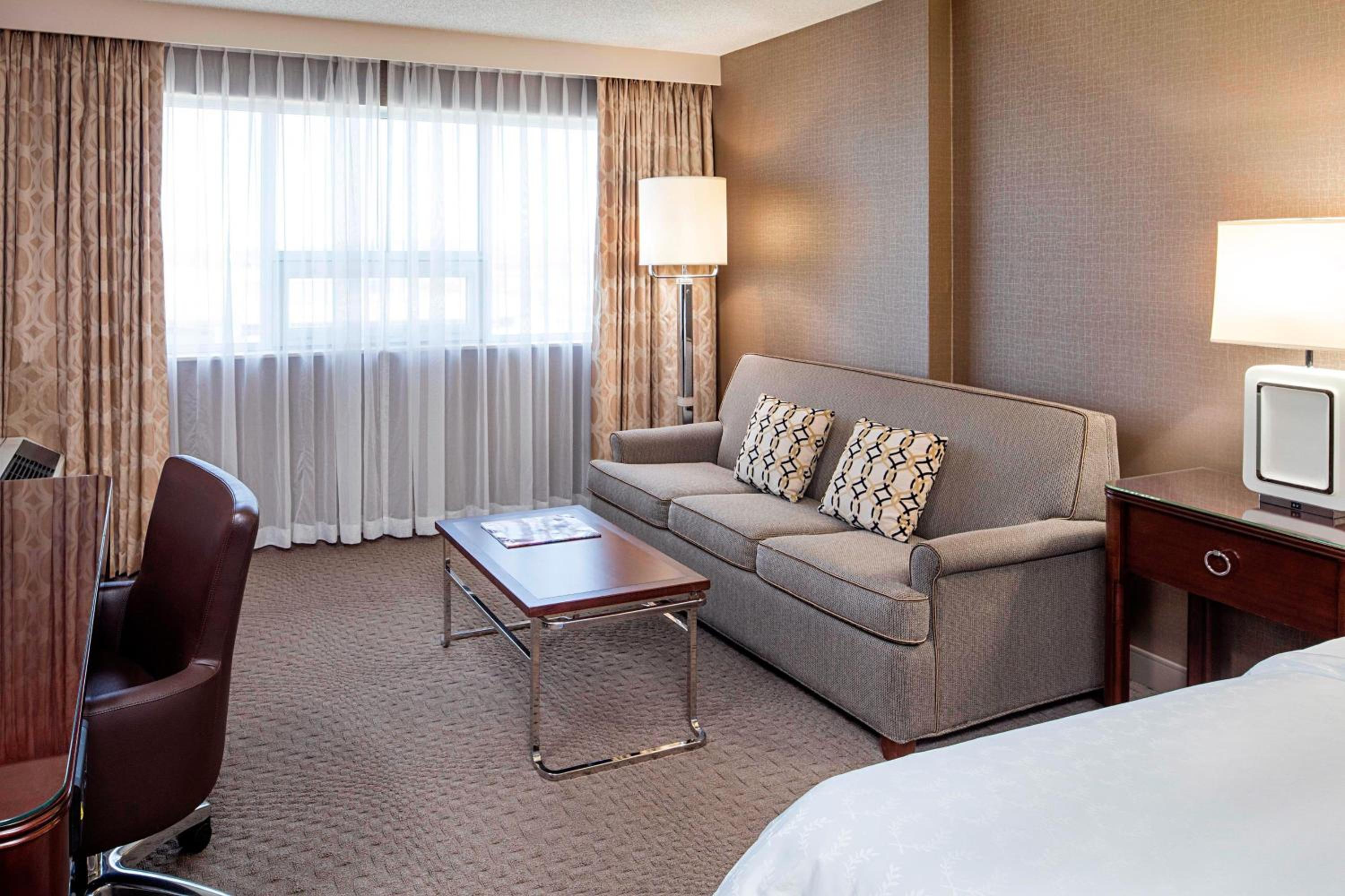 King Room with Sofa Bed - Photo 1