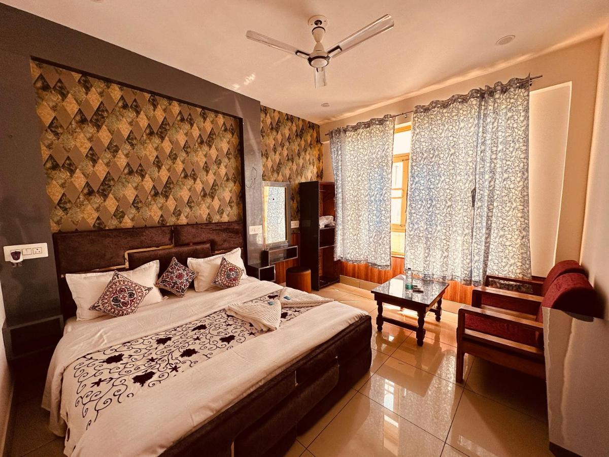 Deluxe Double Room - Photo 10