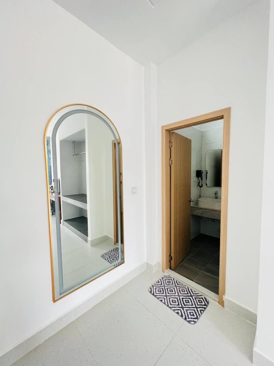 Family Room with Garden View - Photo 1