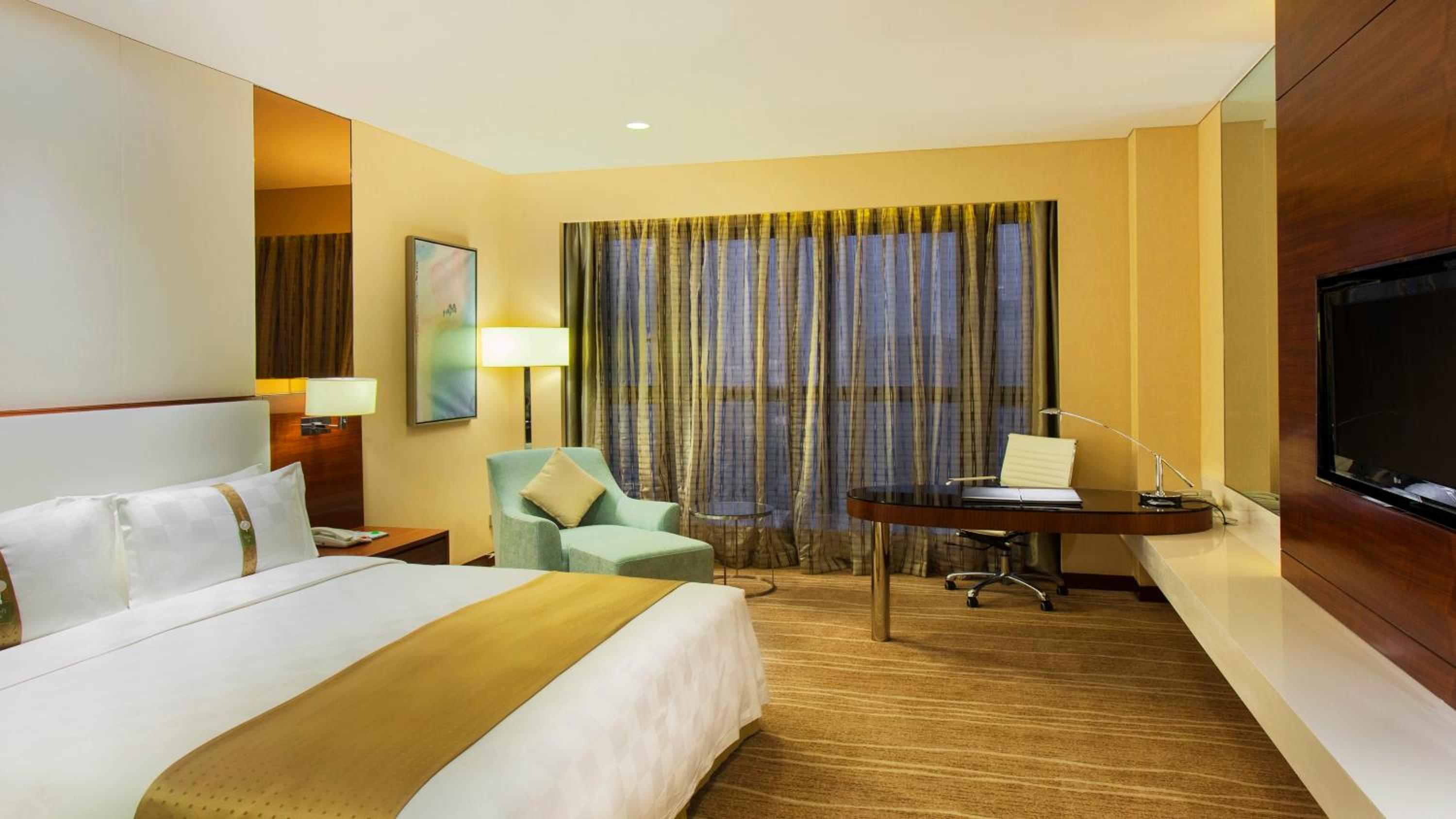 Standard King Room - Smoking - Photo 1