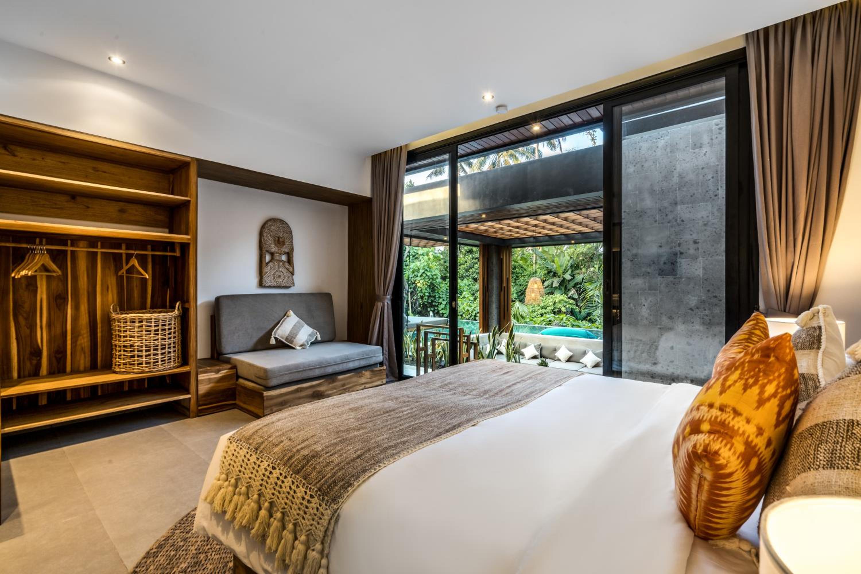 Three-Bedroom Villa - Photo 1