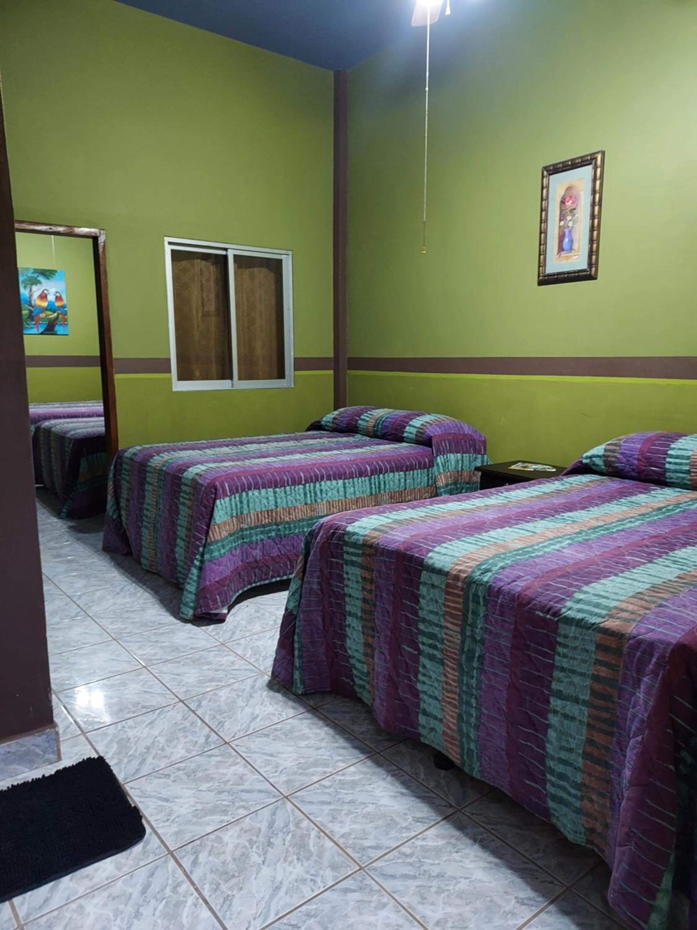 Quadruple Room with Private Bathroom photo 3