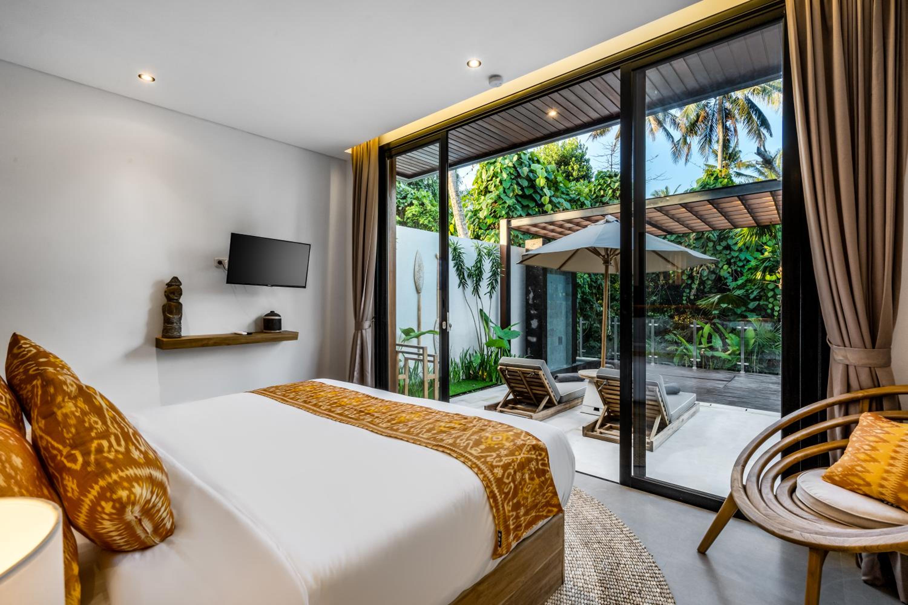 Three-Bedroom Villa - Photo 33
