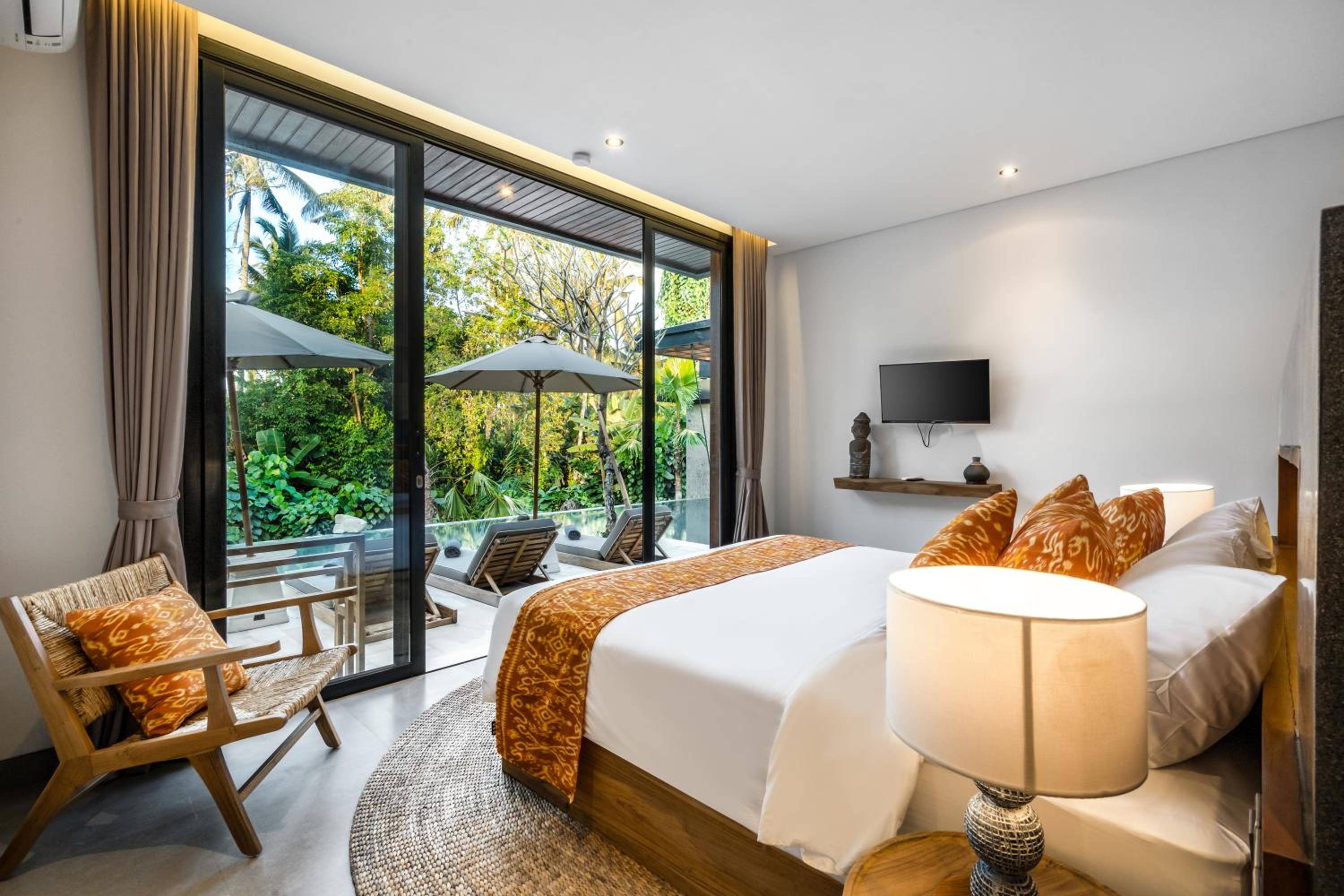 Three-Bedroom Villa - Photo 28