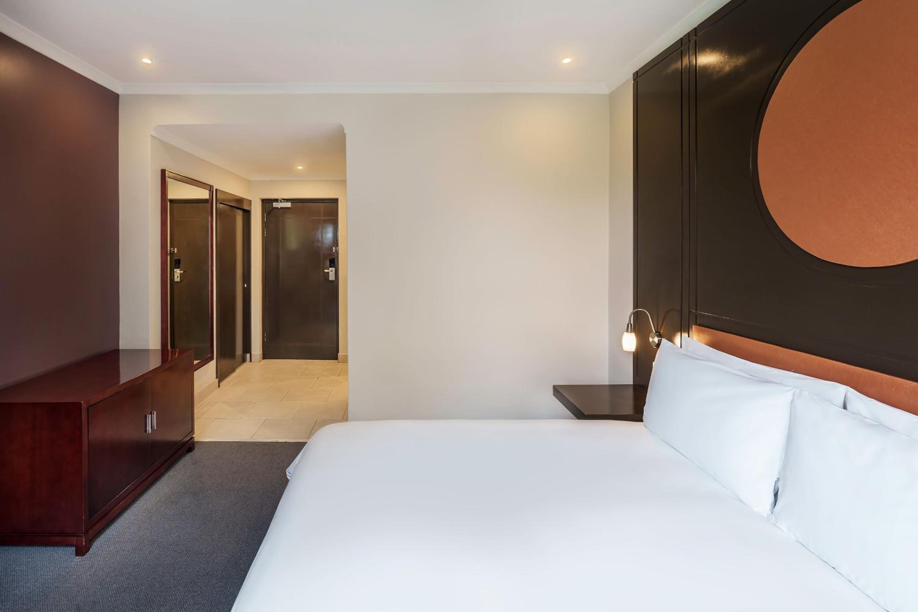 Guest room, 1 King, Garden view