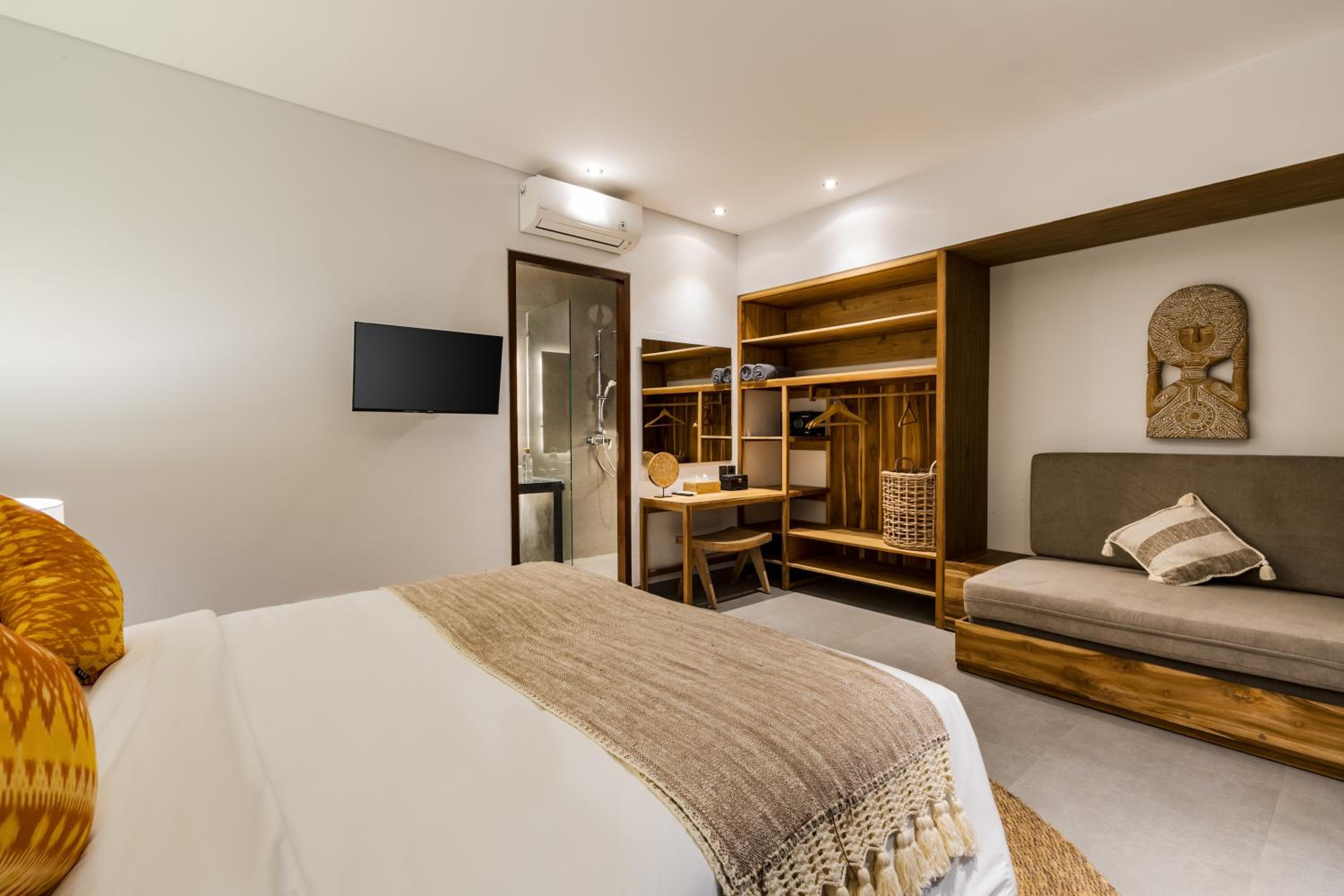 Three-Bedroom Villa - Photo 19