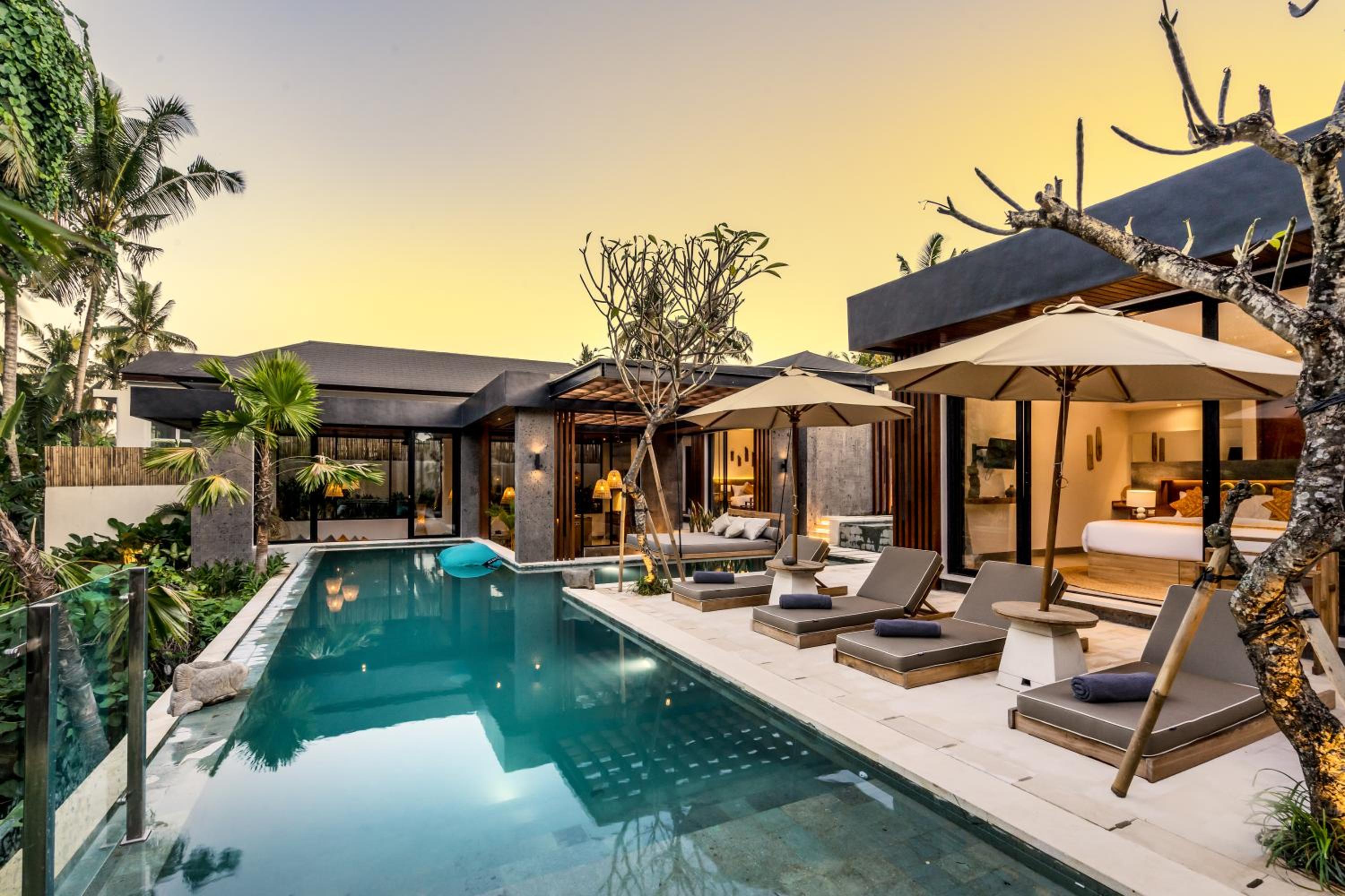 Three-Bedroom Villa - Photo 4