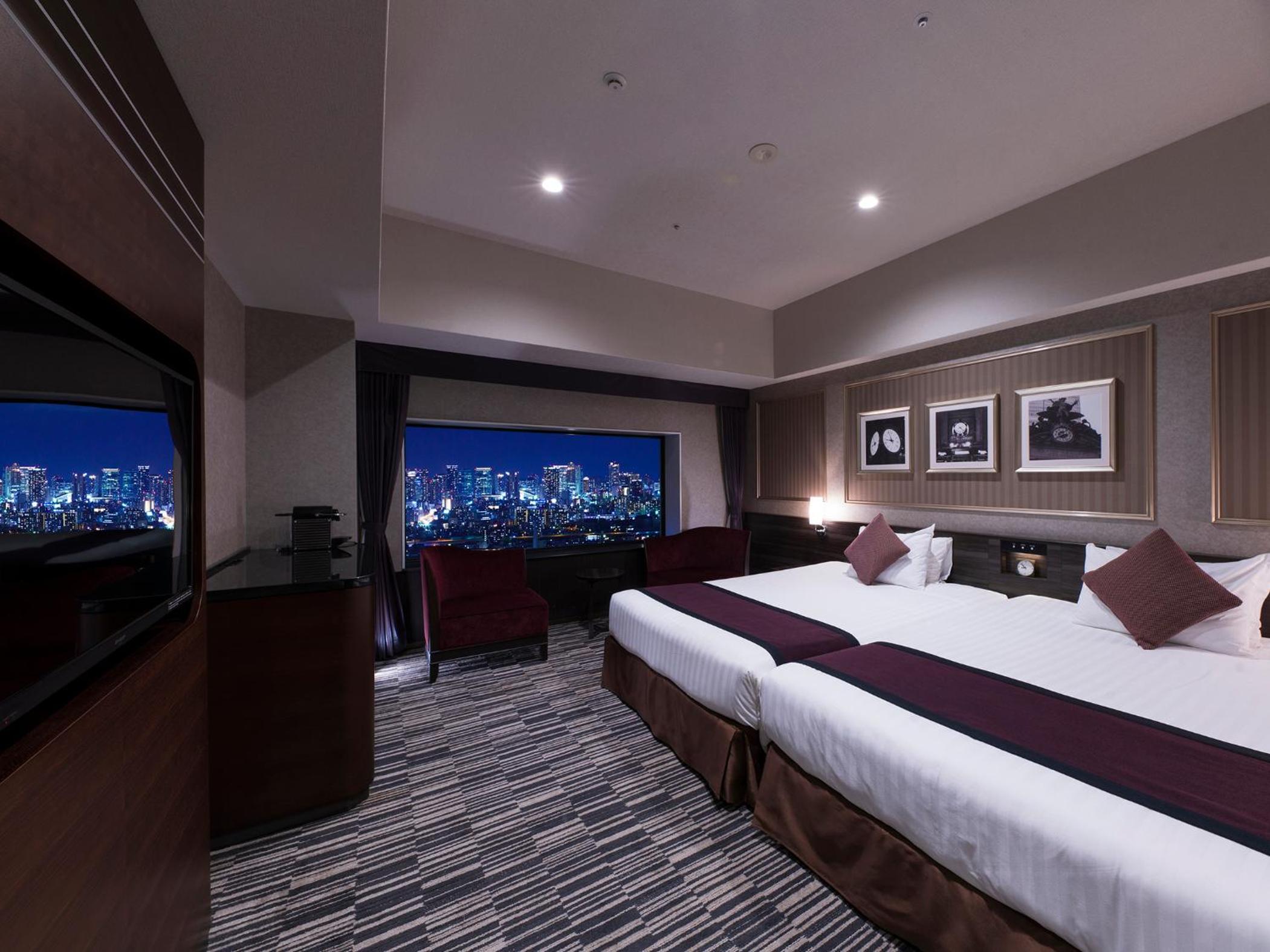 Luxury Floor City View Twin Room - Photo 1