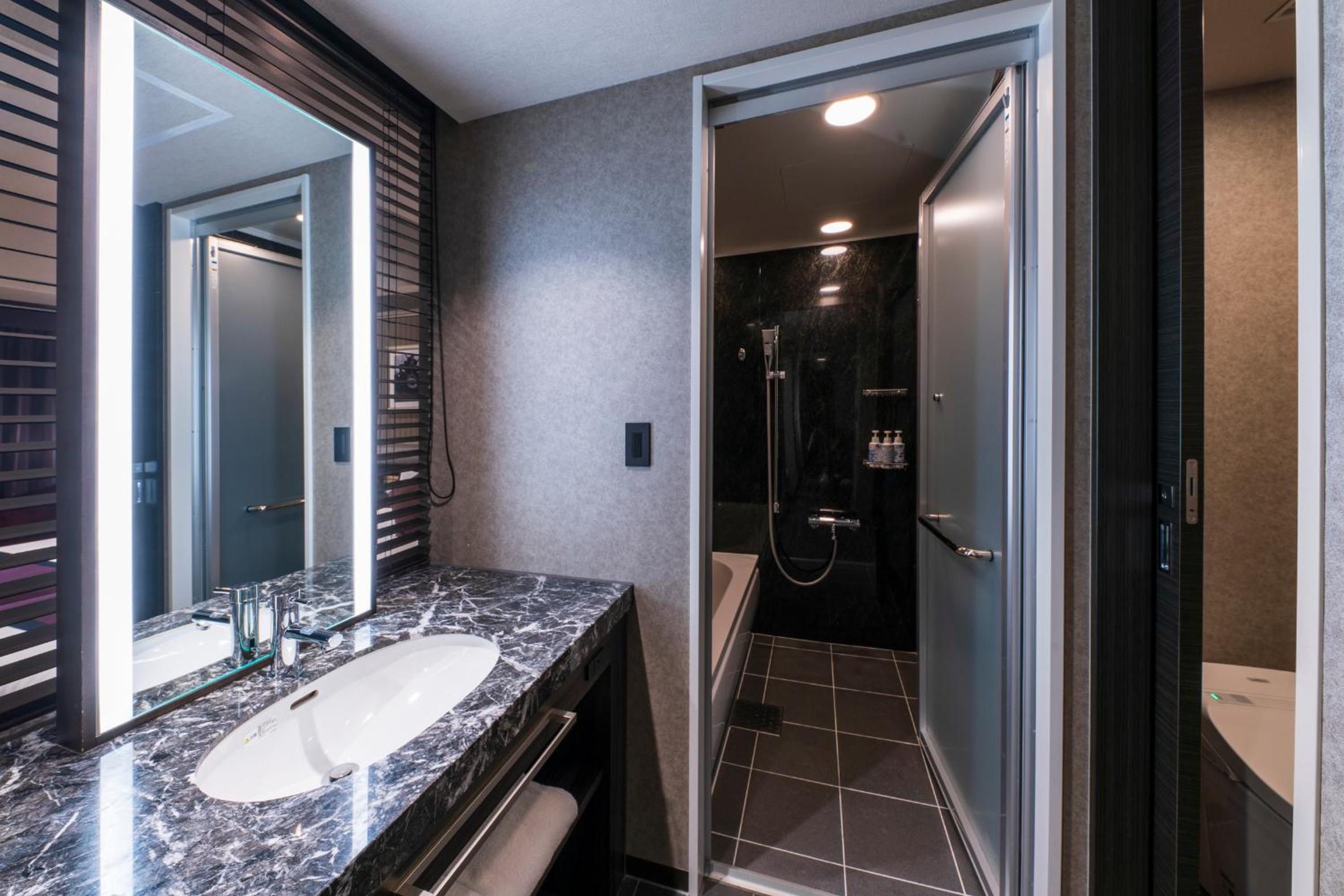 Luxury Floor City View Twin Room - Photo 2
