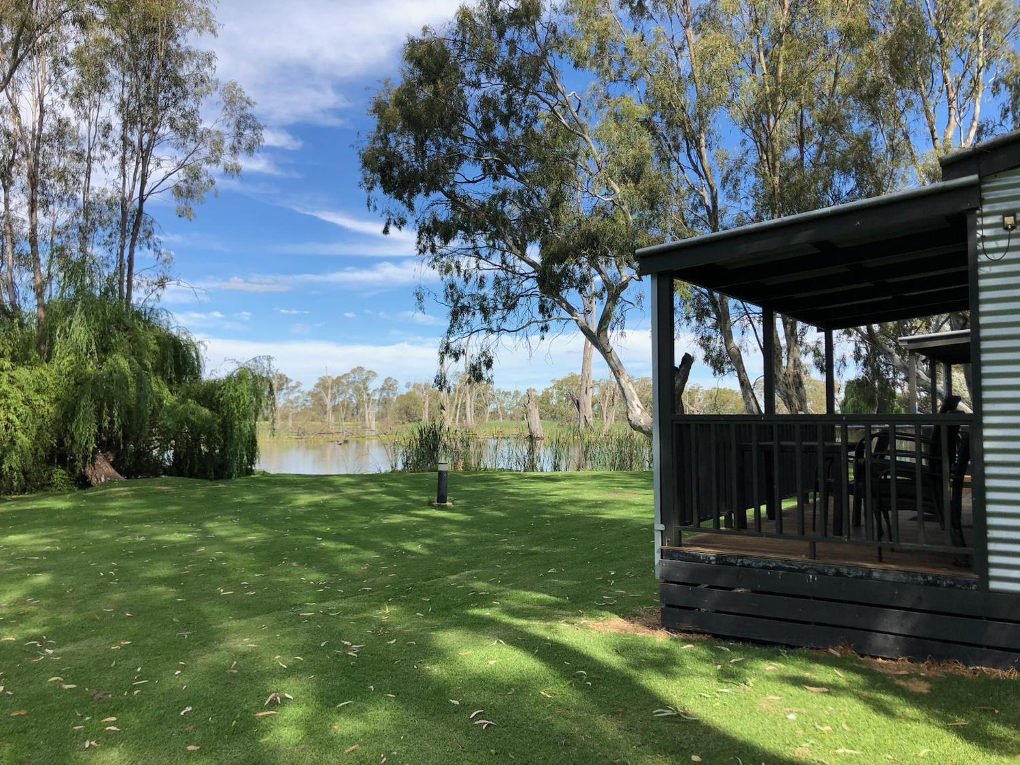 2 Bedroom Waterfront Cabin - Access Friendly photo 3