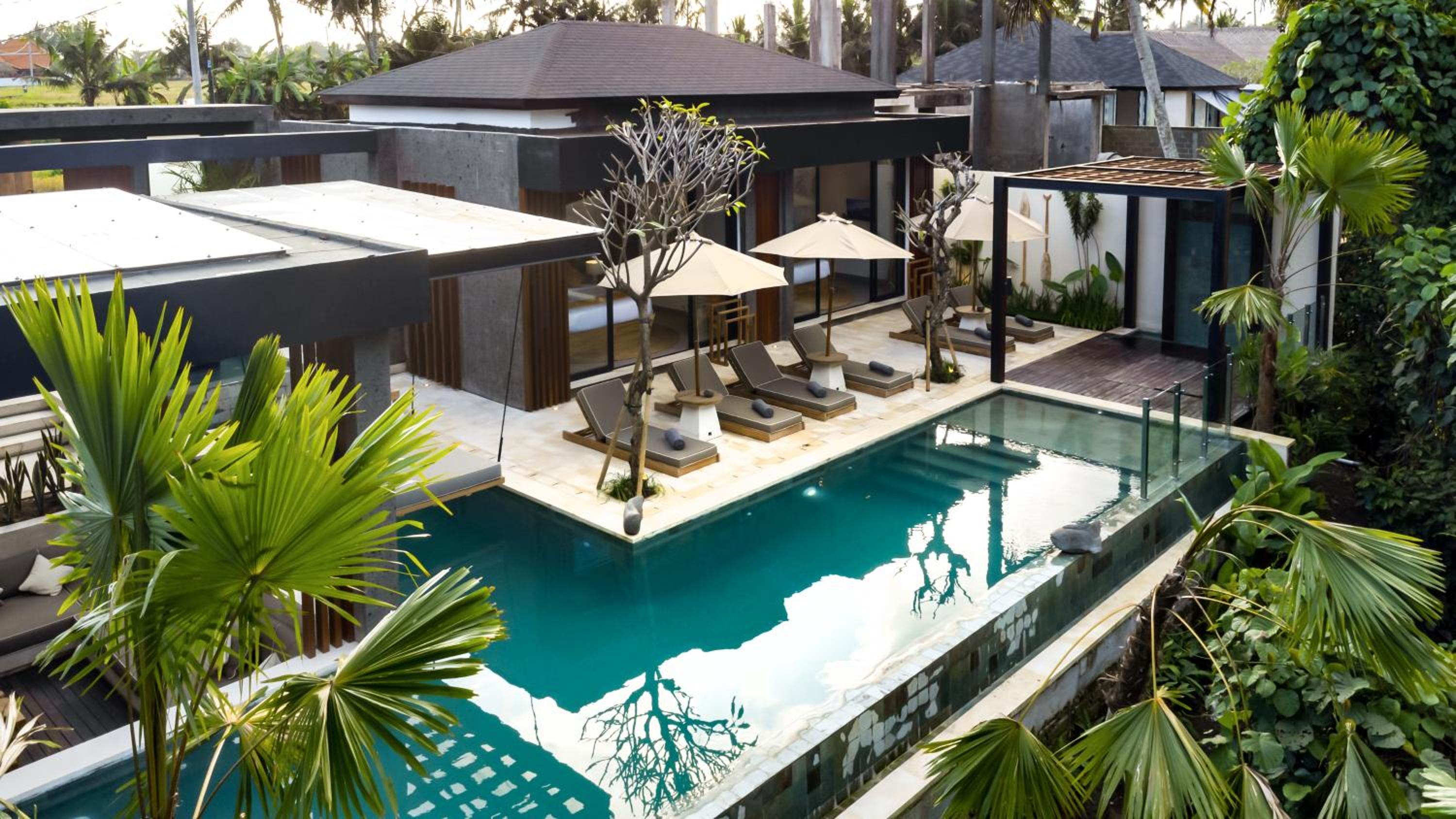 Three-Bedroom Villa - Photo 13