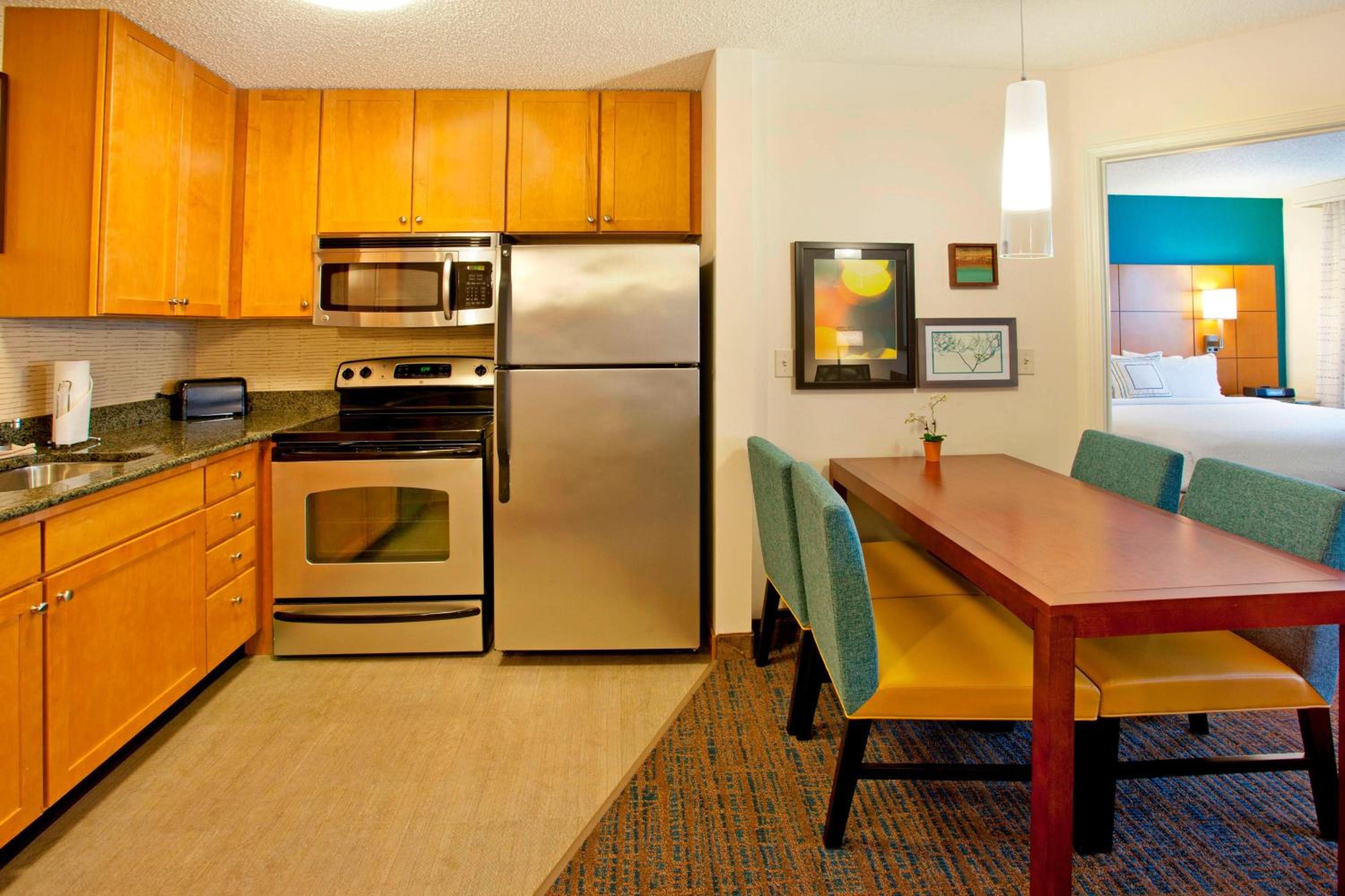 Two-Bedroom Suite - Photo 5