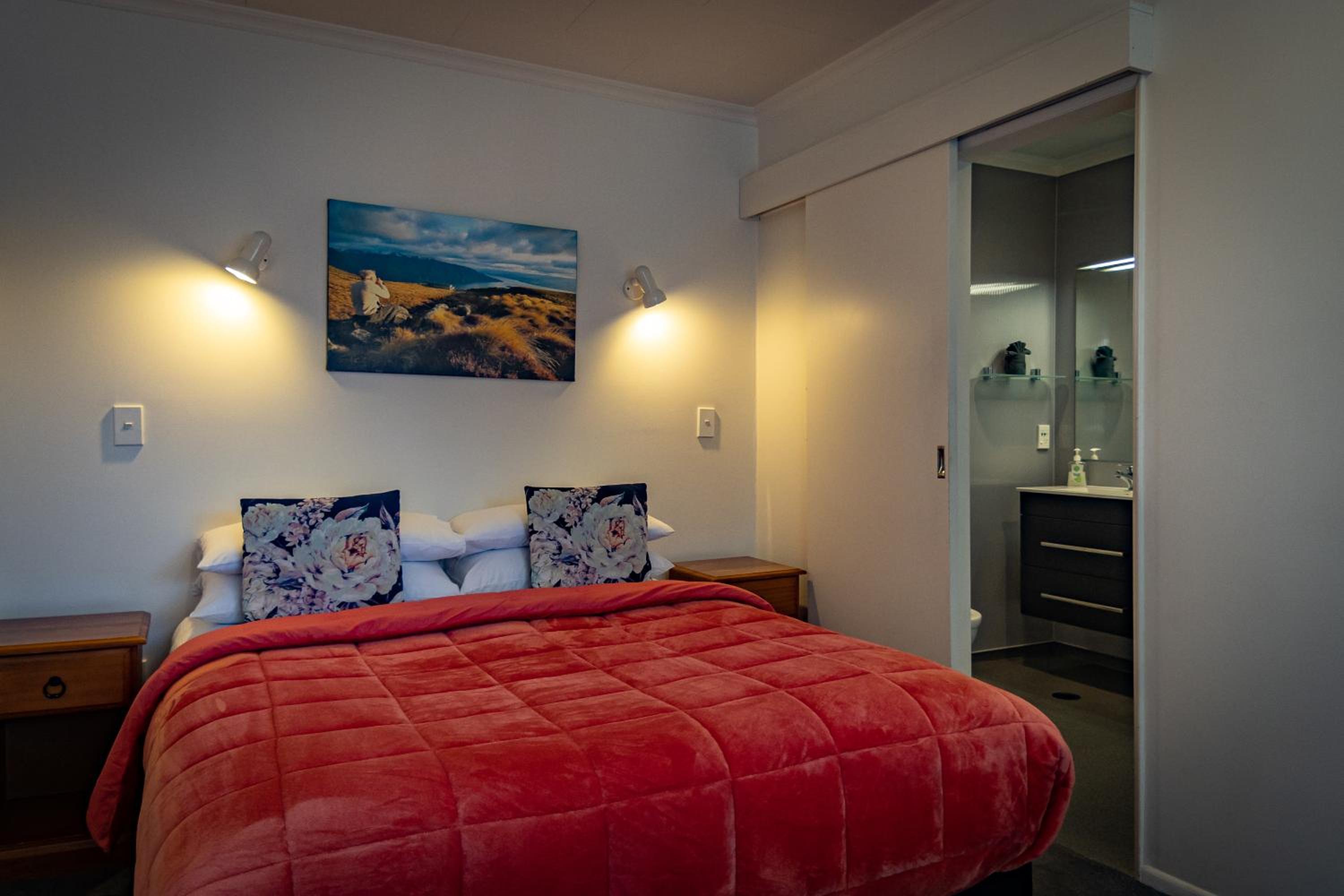 Standard One-Bedroom Apartment photo 1