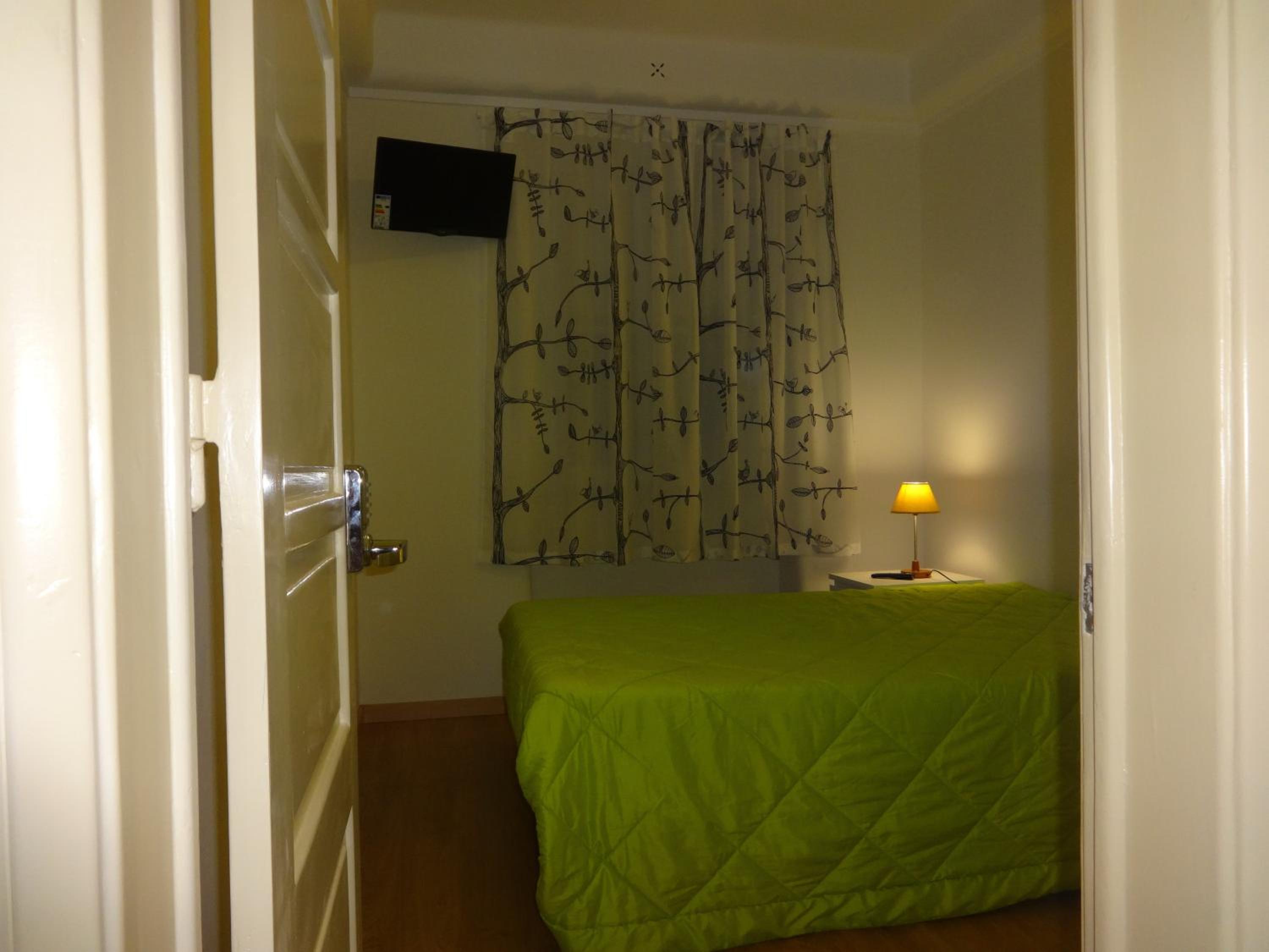 Deluxe Double Room with Shower photo 3