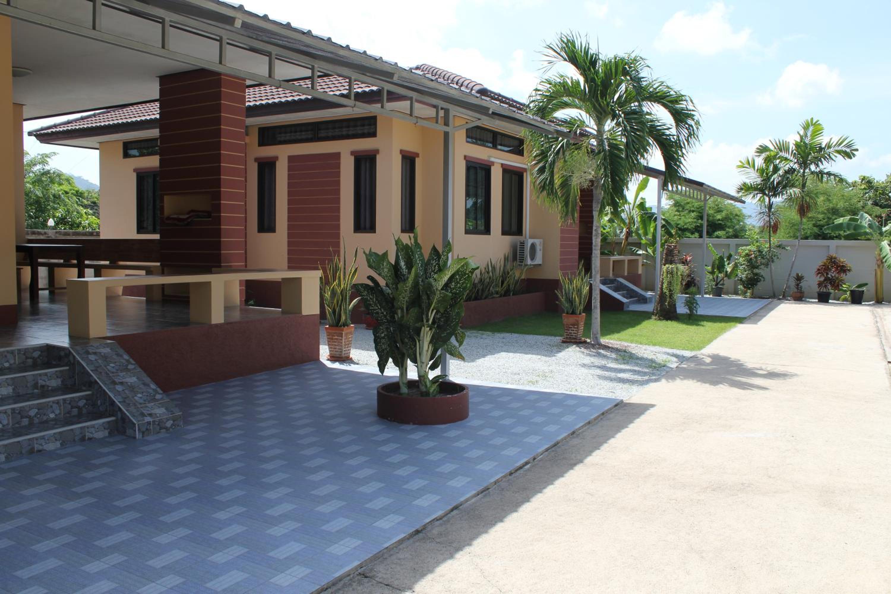 Two-Bedroom House photo 3