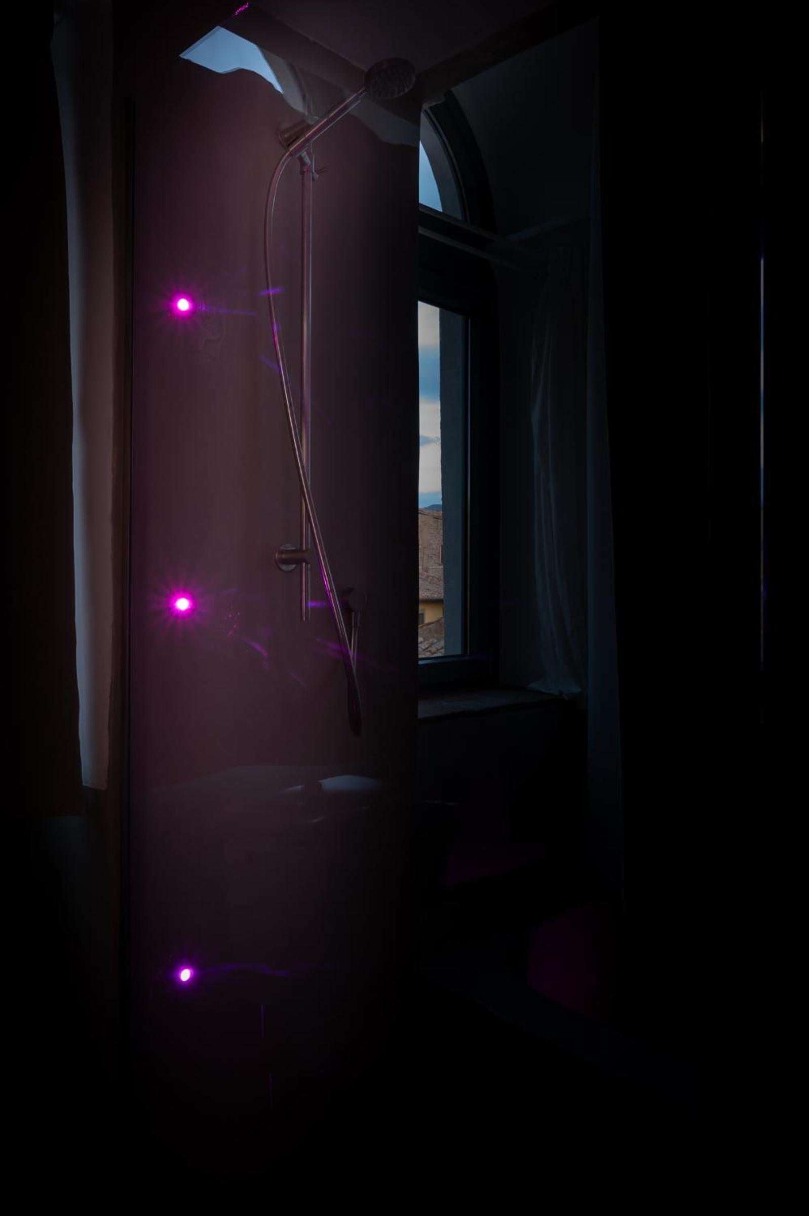 One-Bedroom Apartment with Chromotherapy photo 2