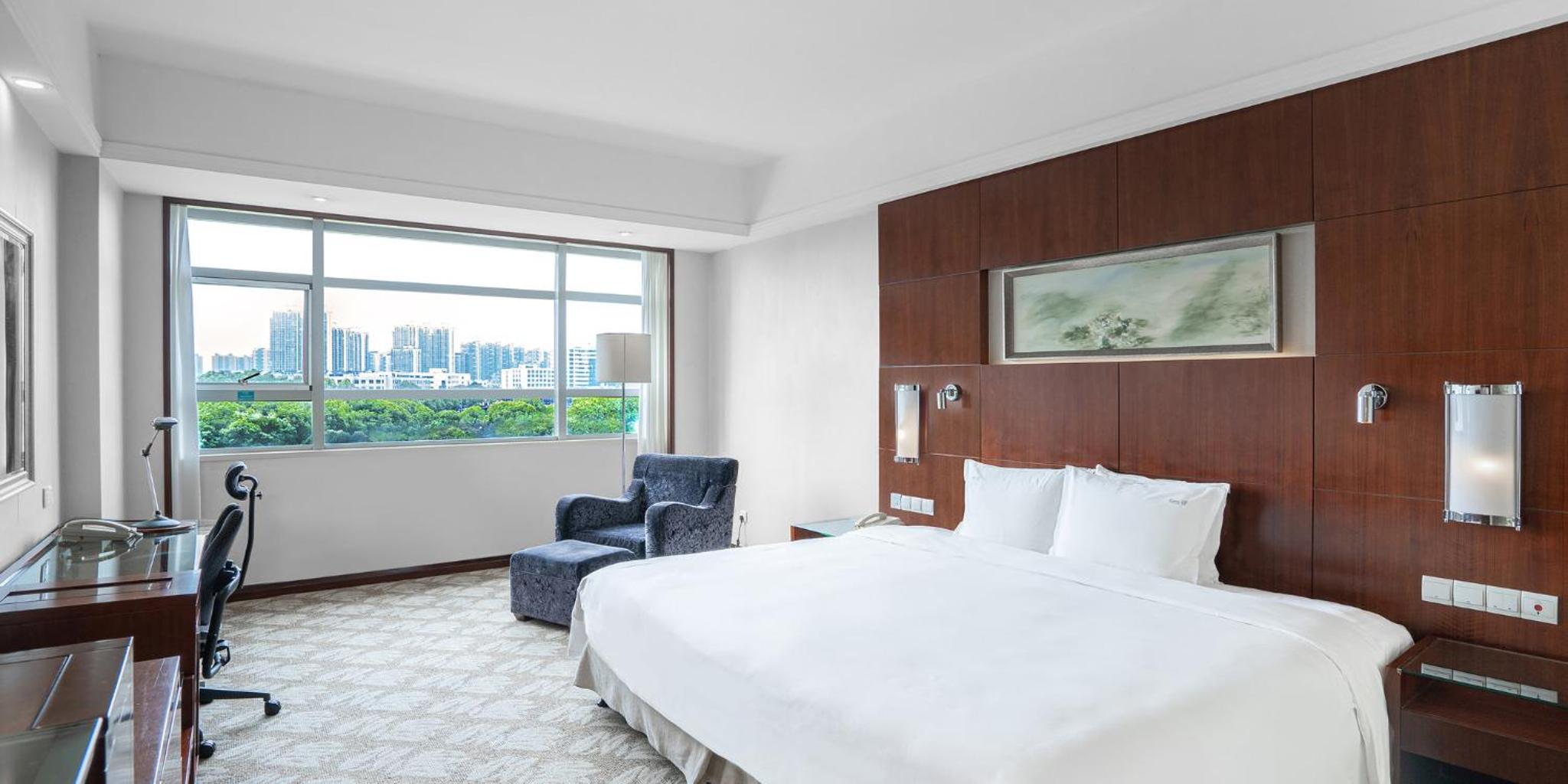 Standard King Room photo 1