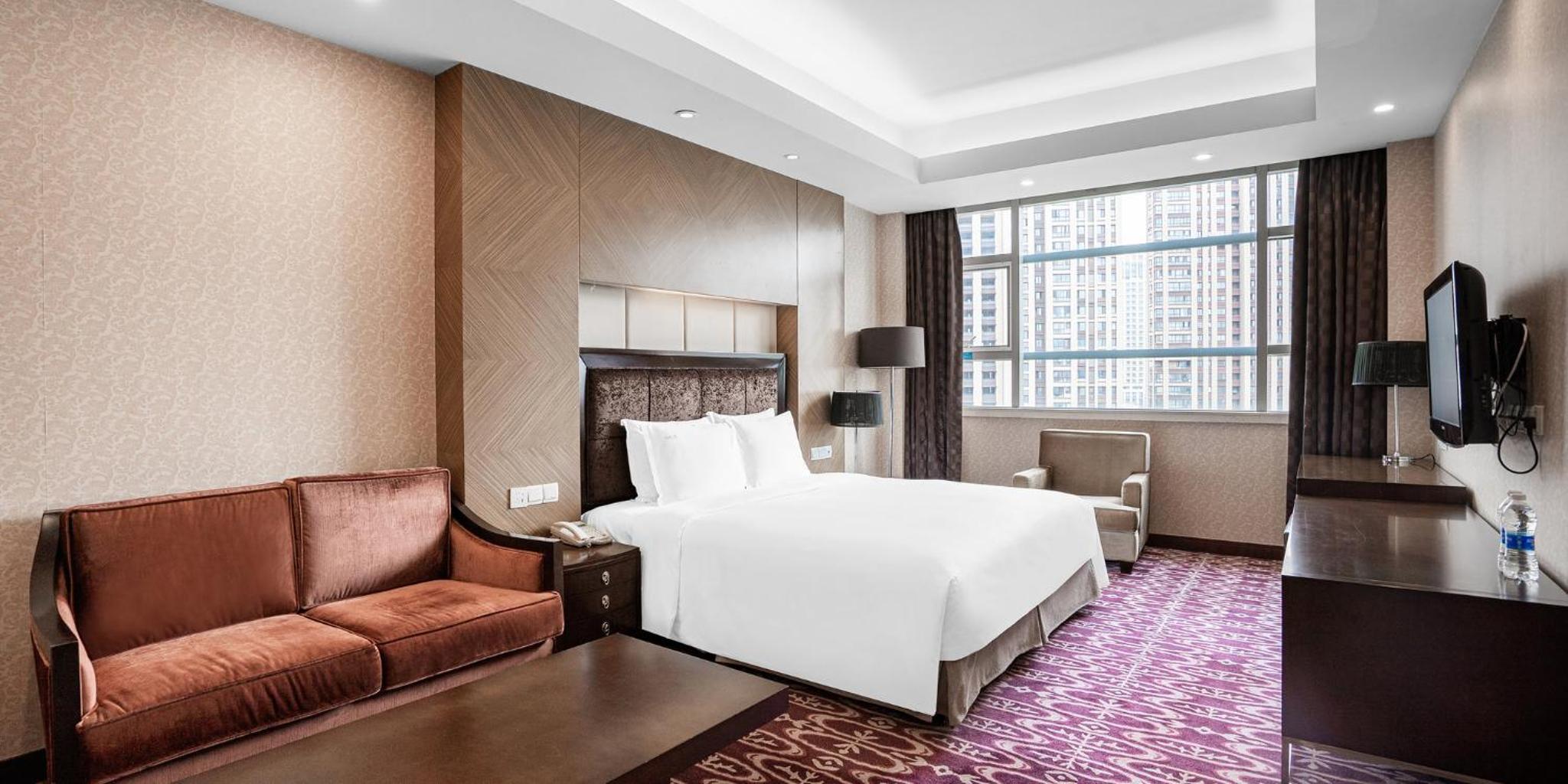 King Room with Two King Beds - Non-Smoking photo 3