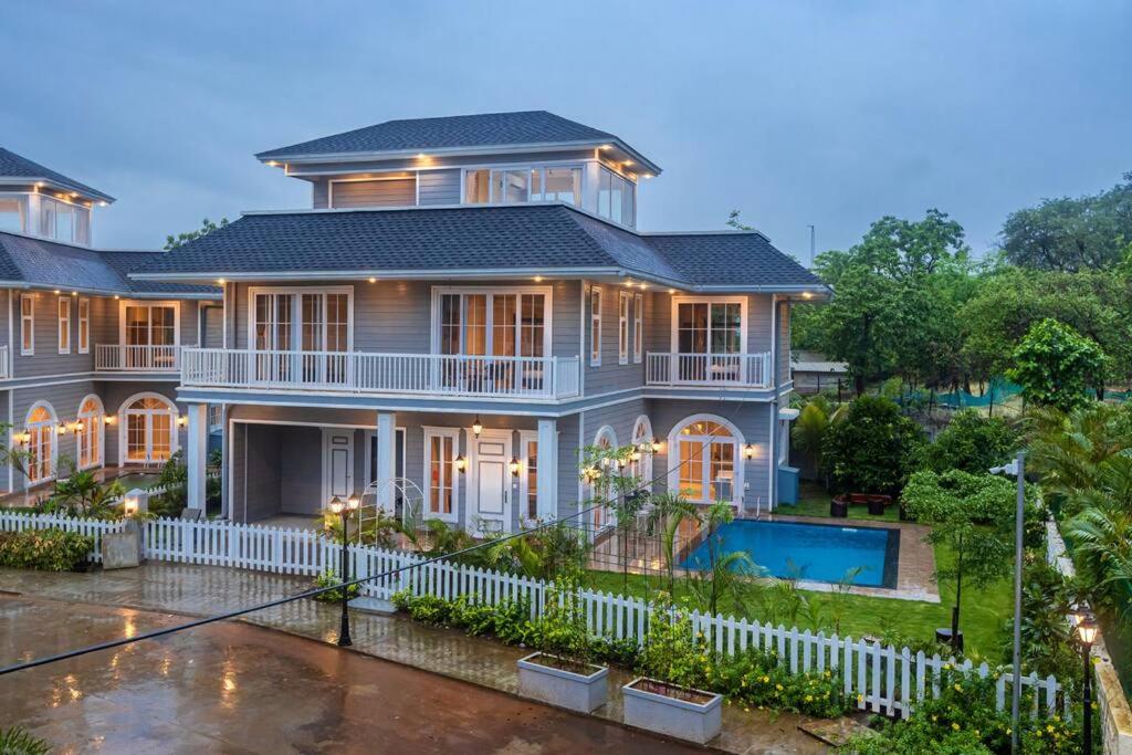 Villa photo 2