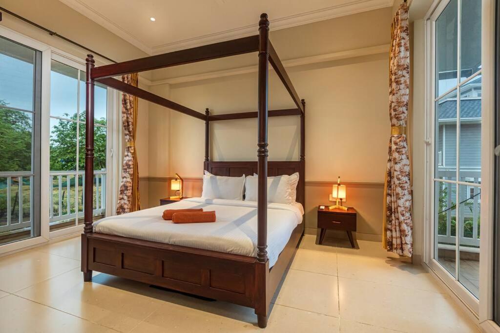 Villa photo 1