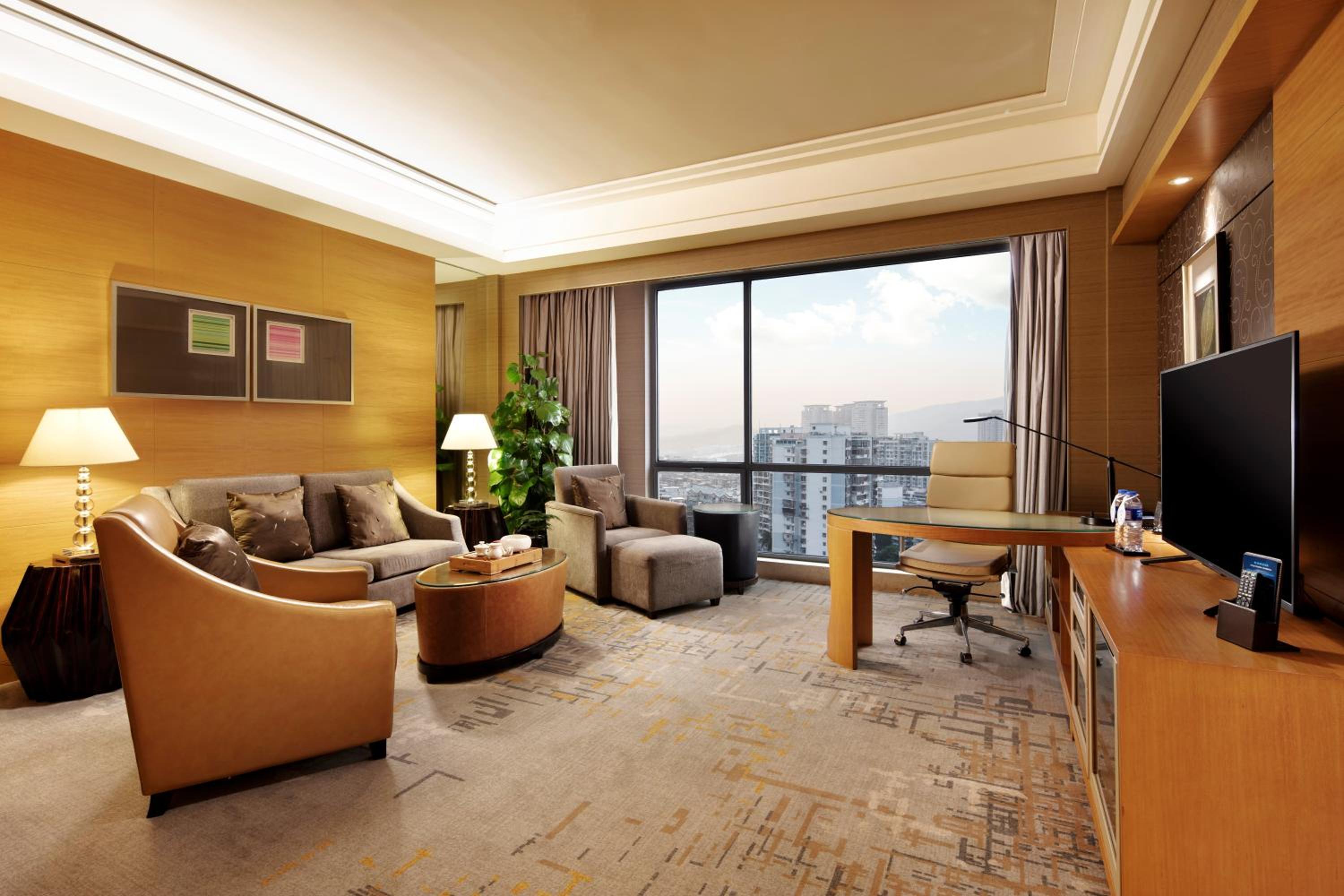 Executive King Room - Photo 2