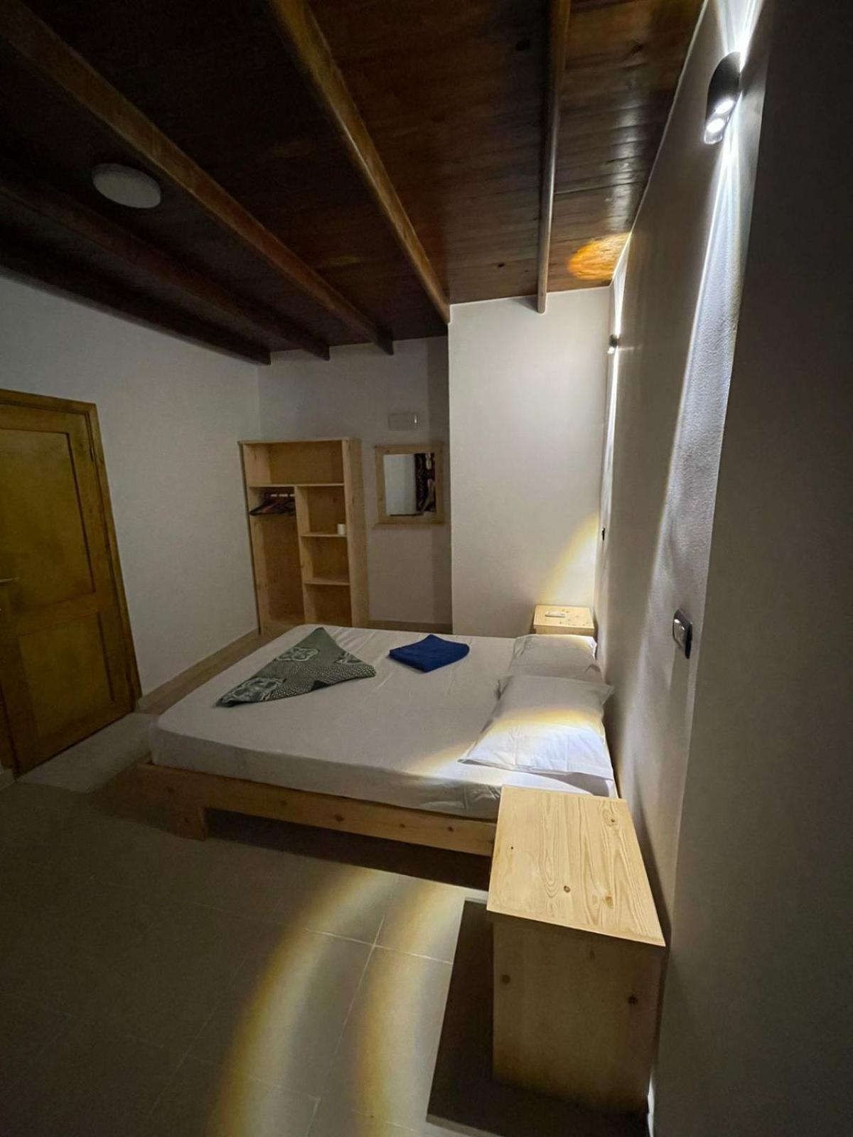 Double or Twin Room with Side Sea View photo 2