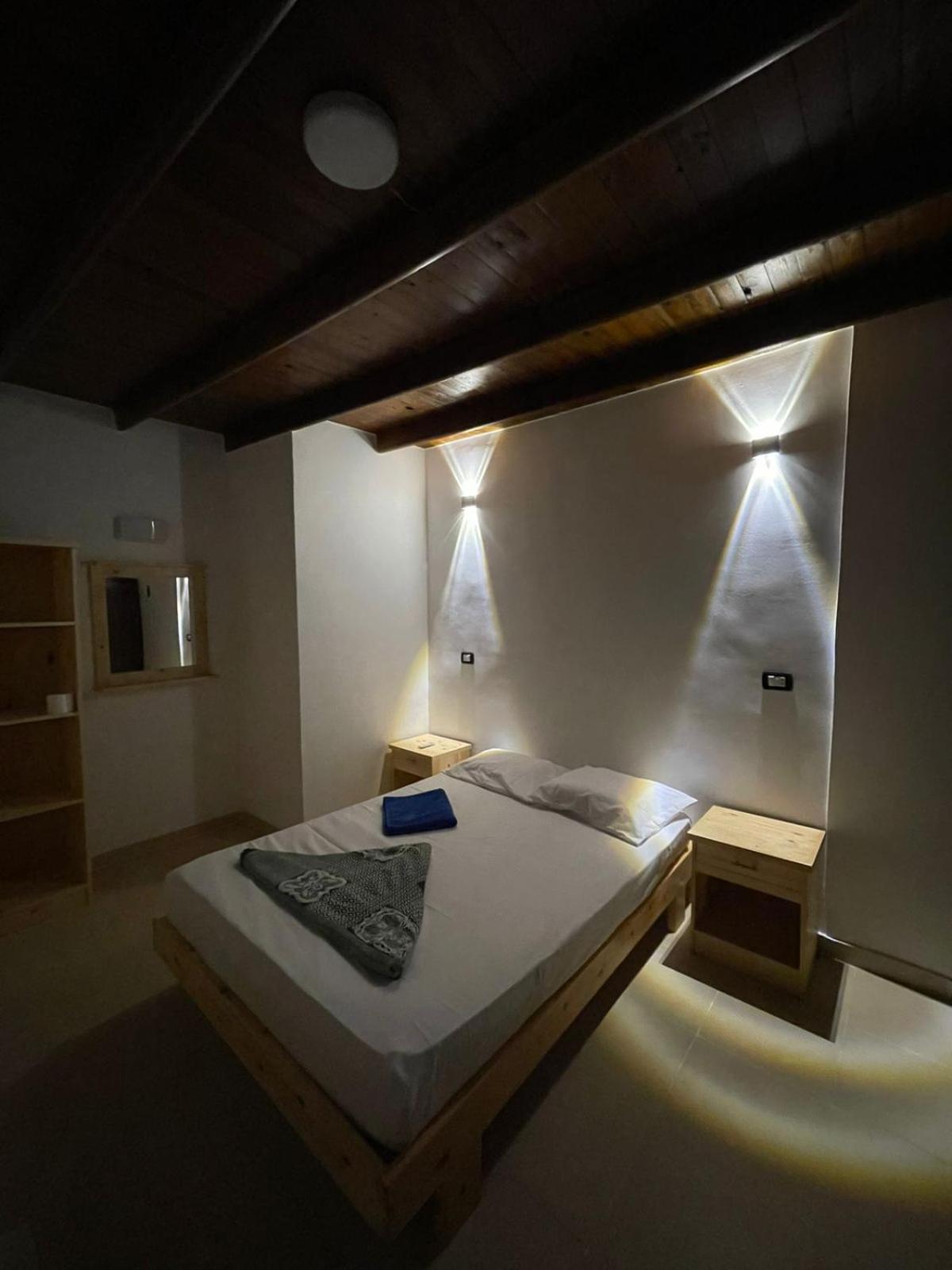 Double or Twin Room with Side Sea View photo 3