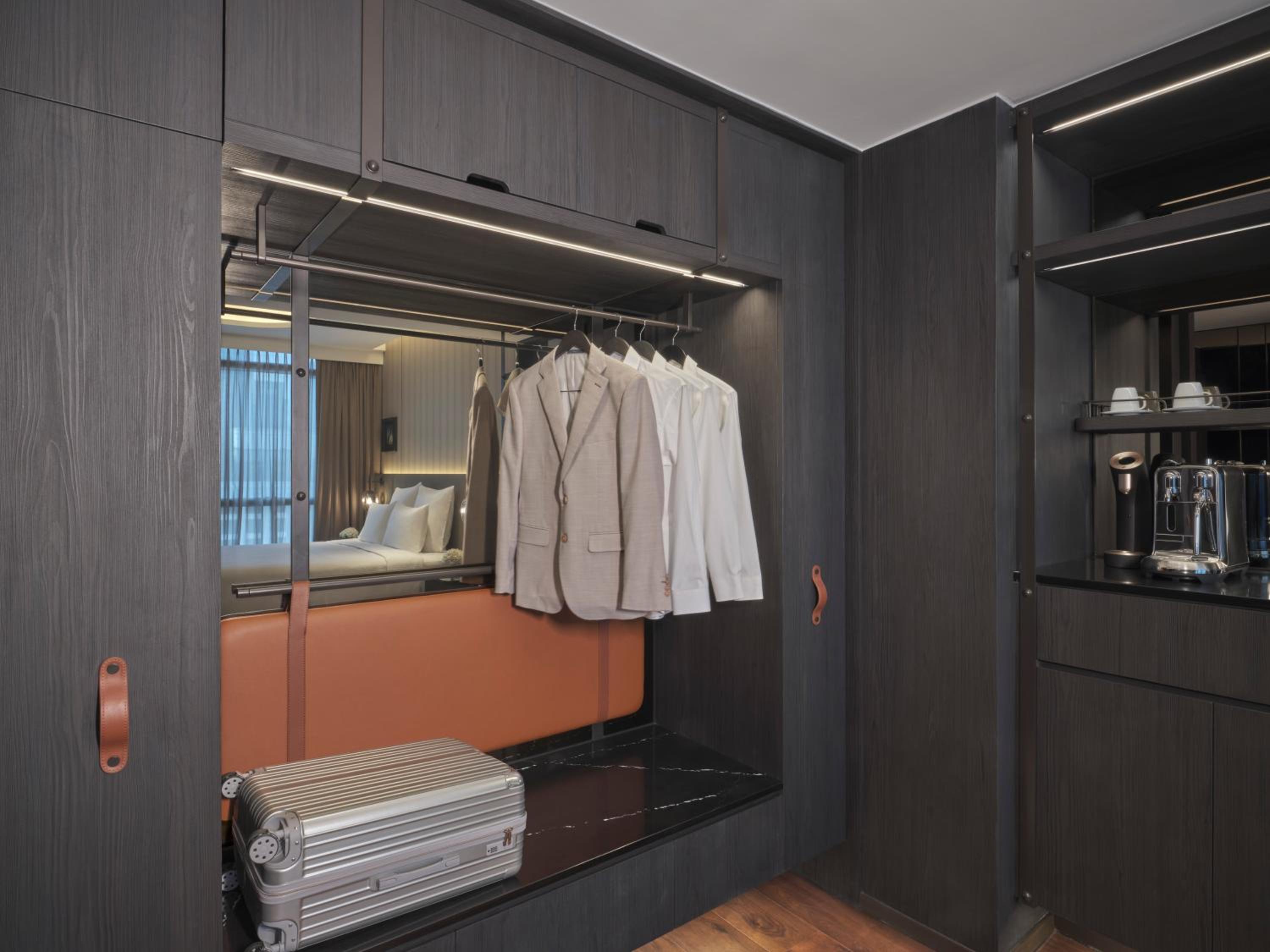 King Studio Suite, Lounge Access photo 1