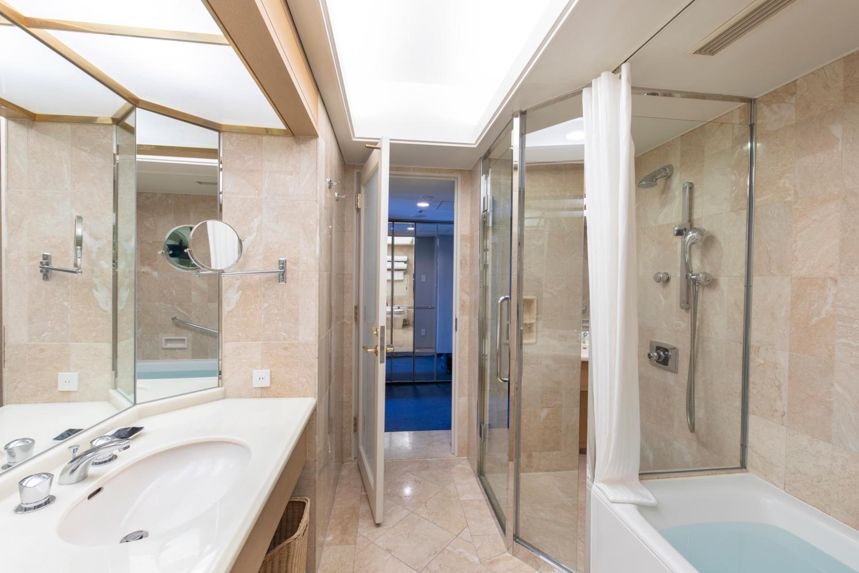 The Main – Deluxe Triple Room – Non-Smoking photo The Main – Deluxe Triple Room – Non-Smoking photo