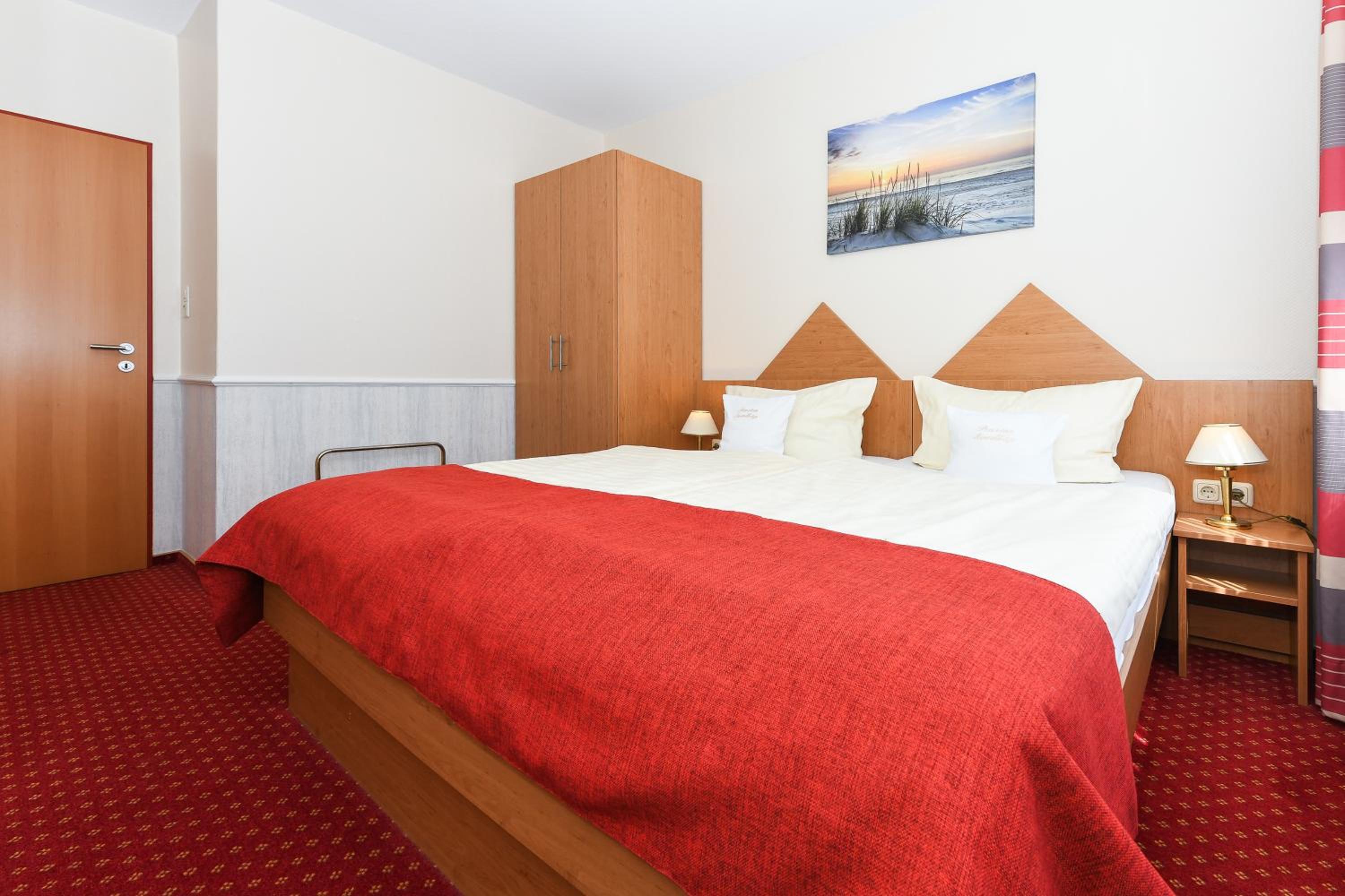 Double Room With Private Bathroom photo 2