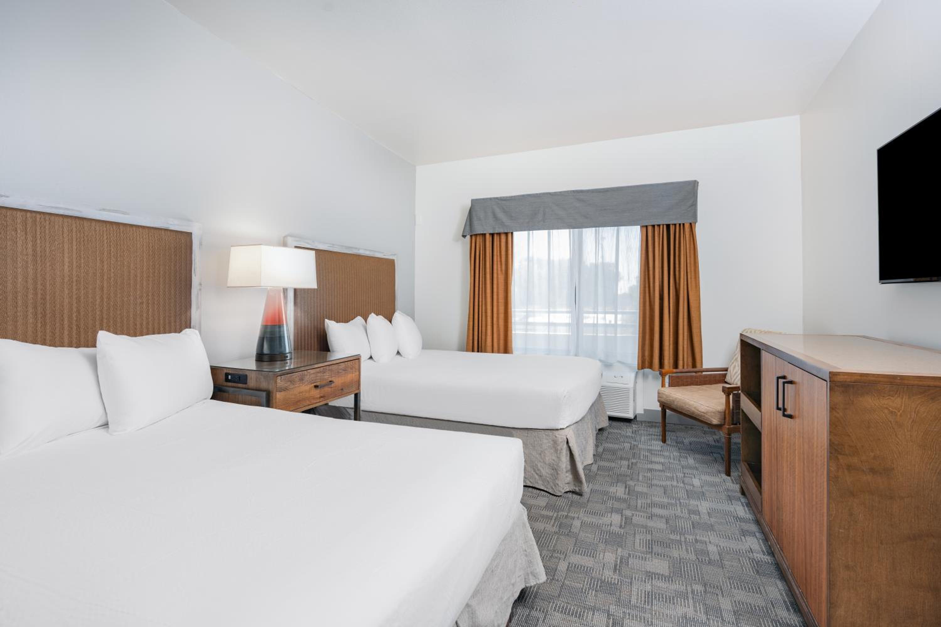 Two Double Bed Suite - Non-Smoking - Photo 3
