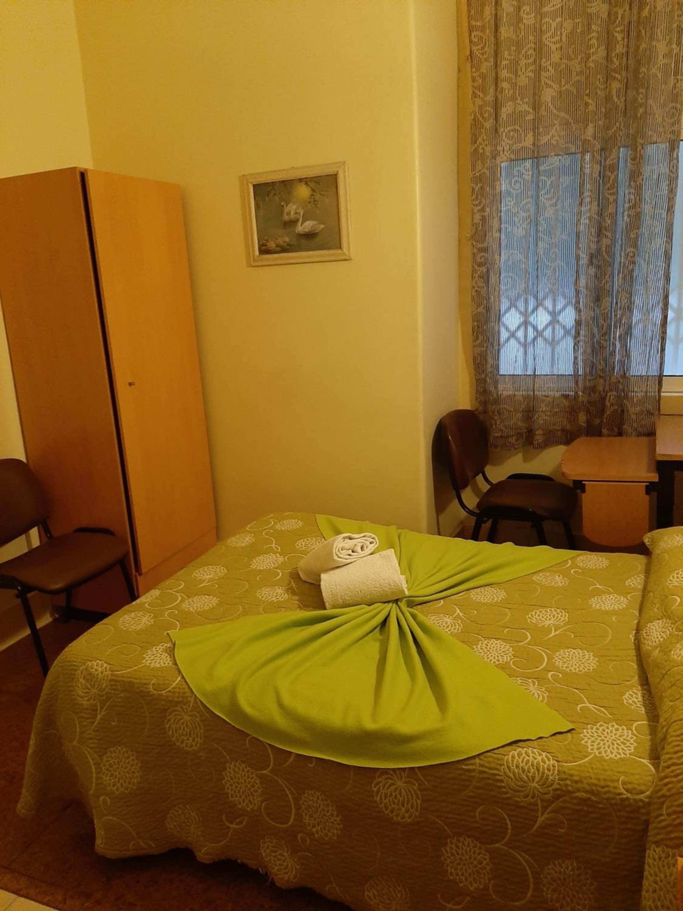 Budget Double Room - Photo 4