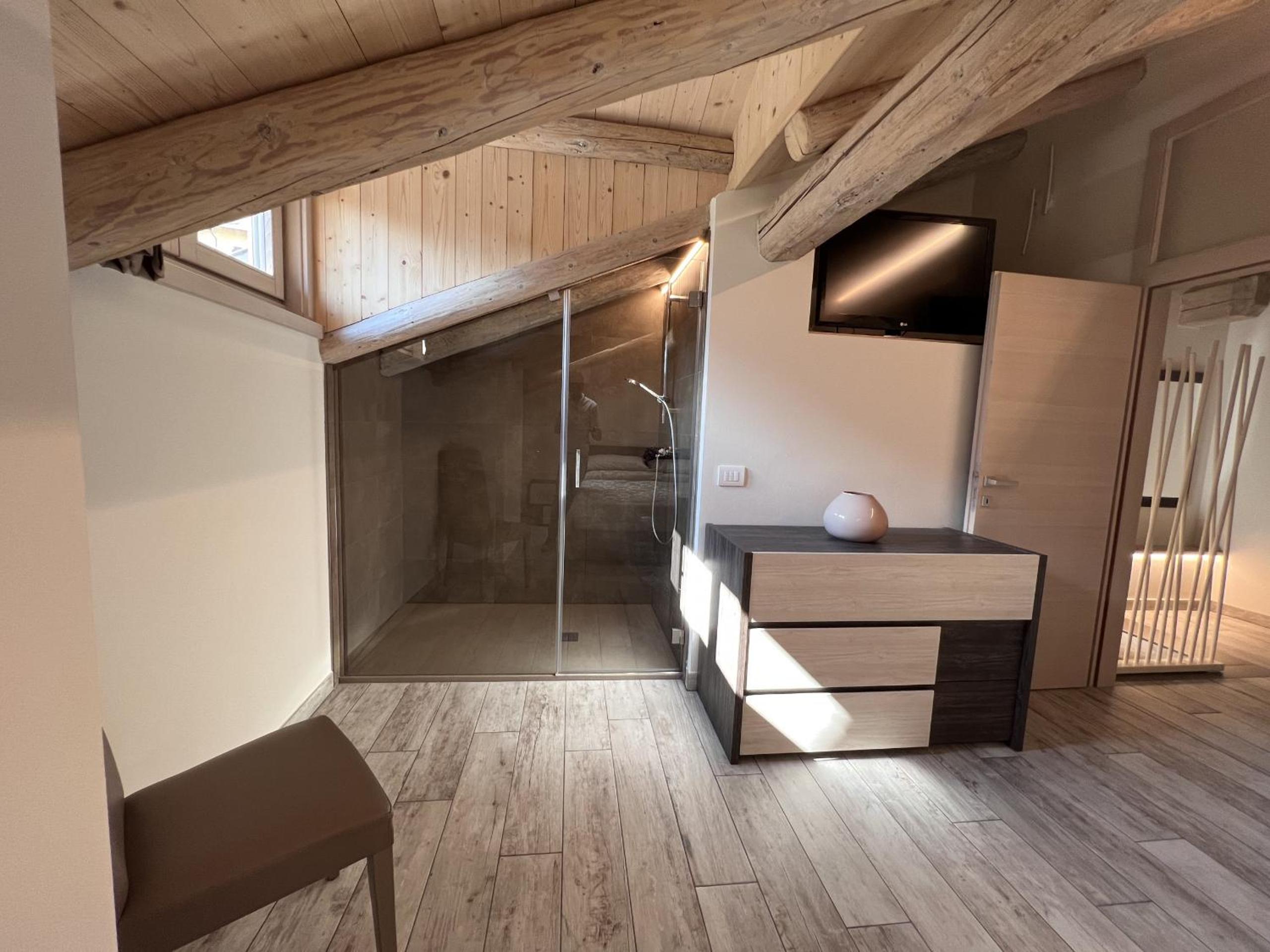 Apartment - Split Level photo 2