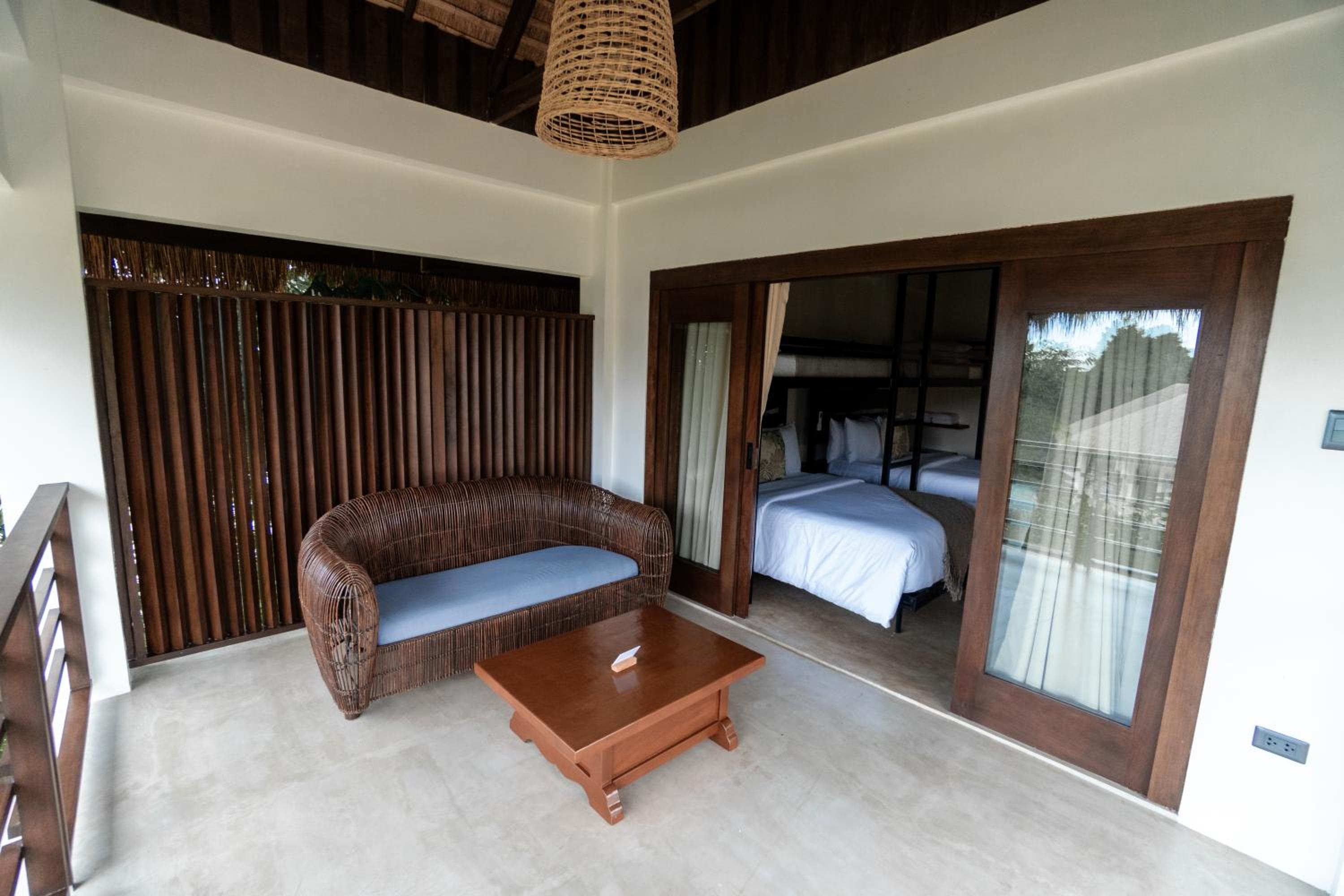 Family Room with Balcony photo 3