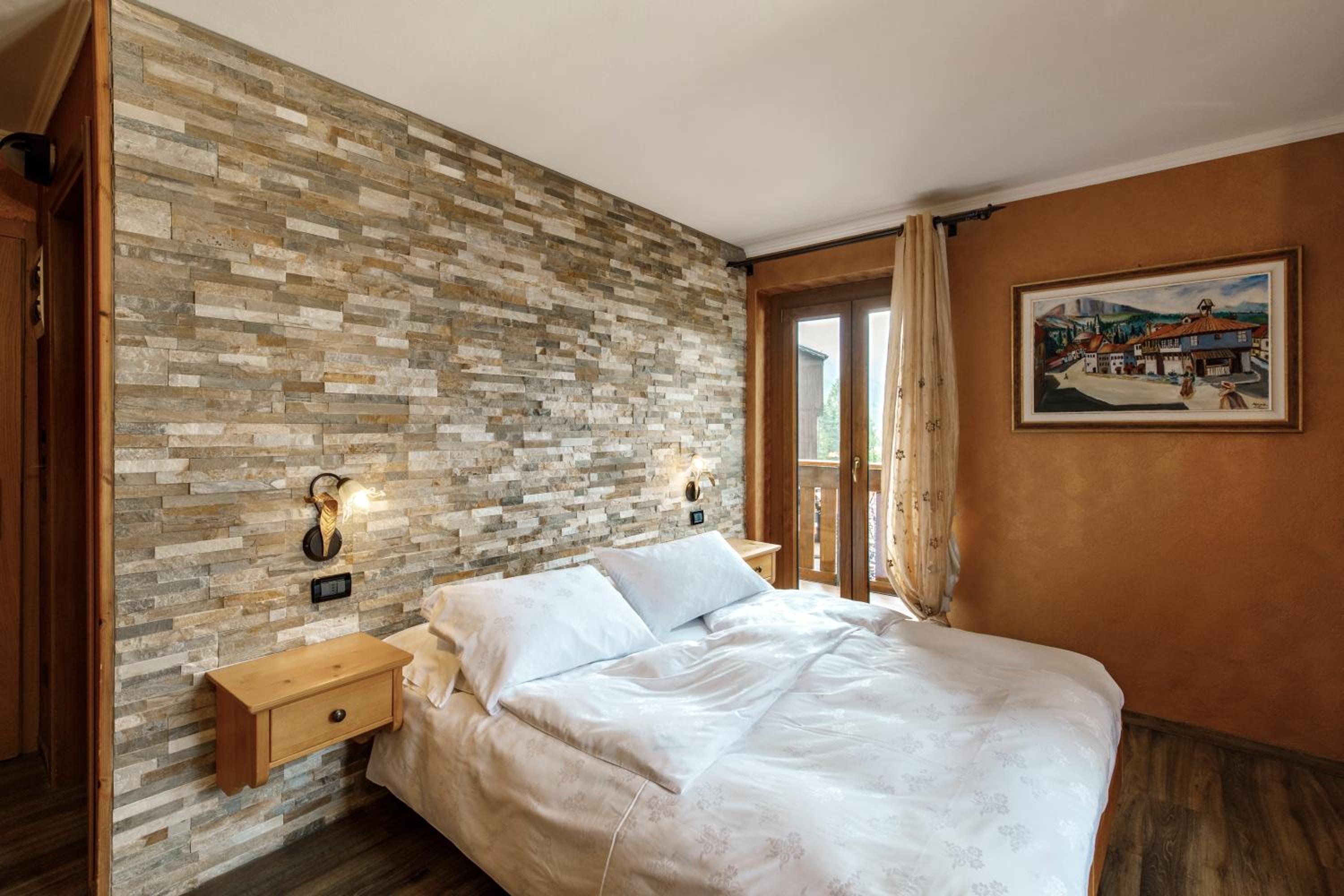 Double or Twin Room with Mountain View - Photo 2