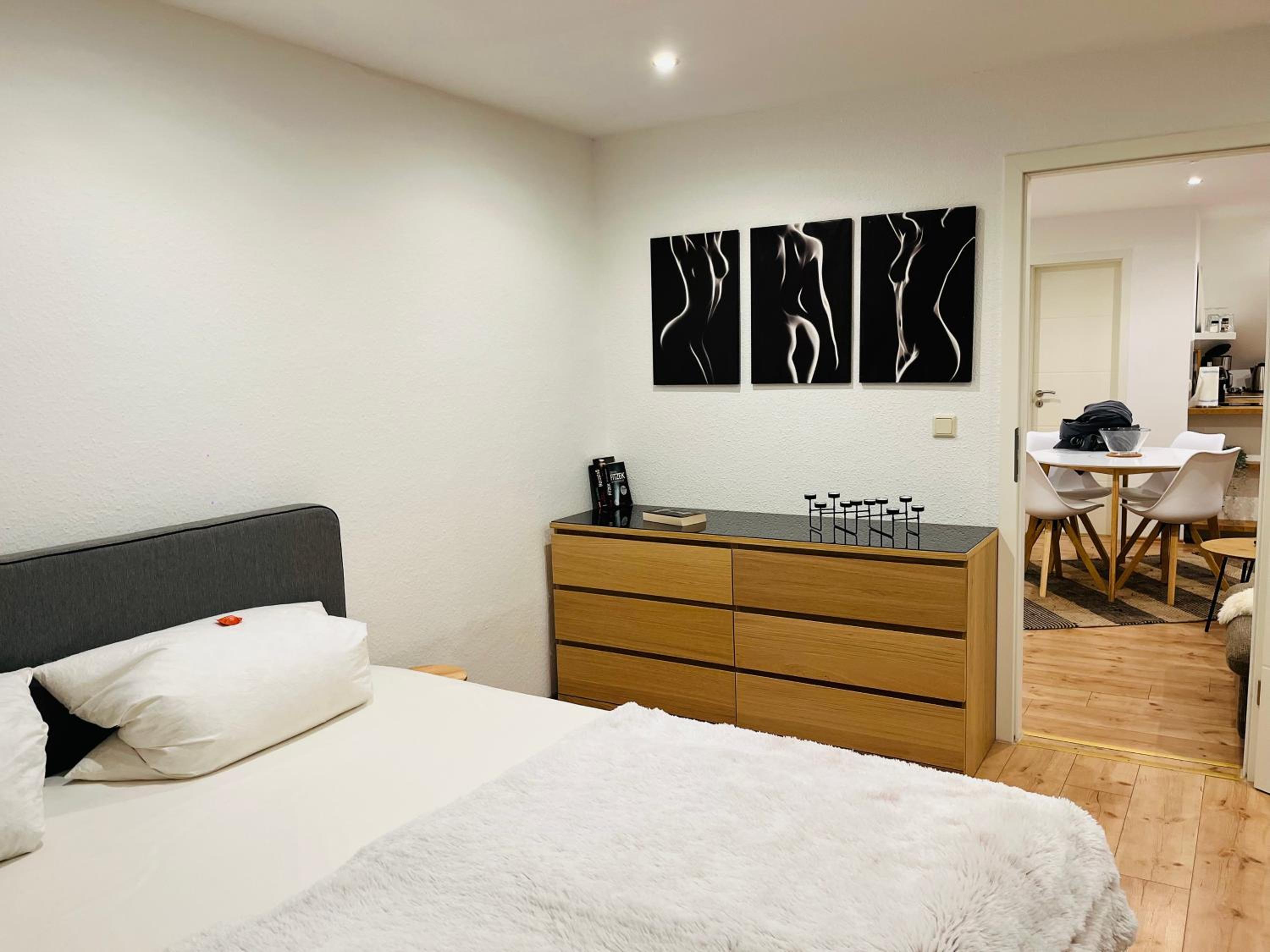 One-Bedroom Apartment - Photo 1