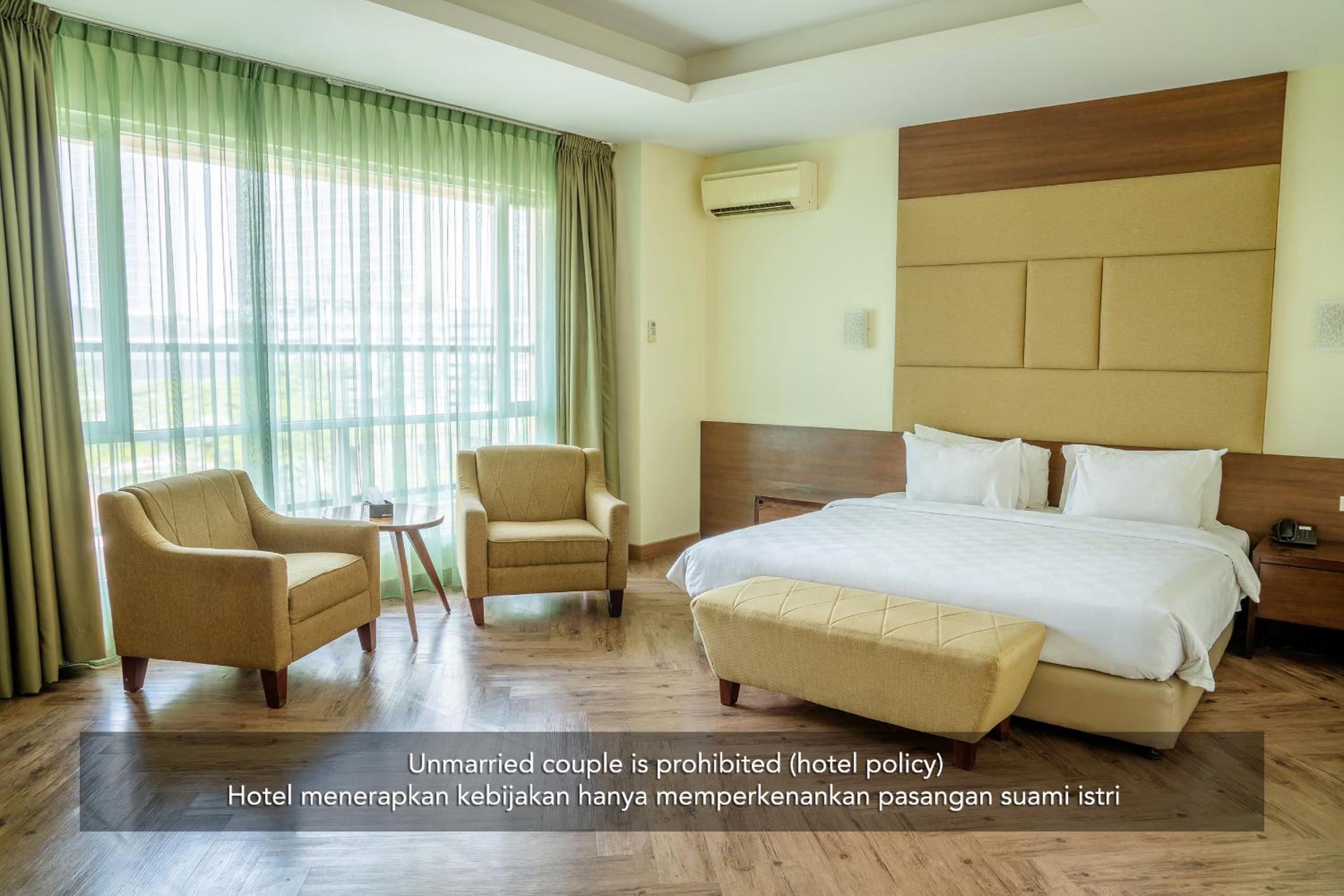 Suite with Balcony - Photo 2