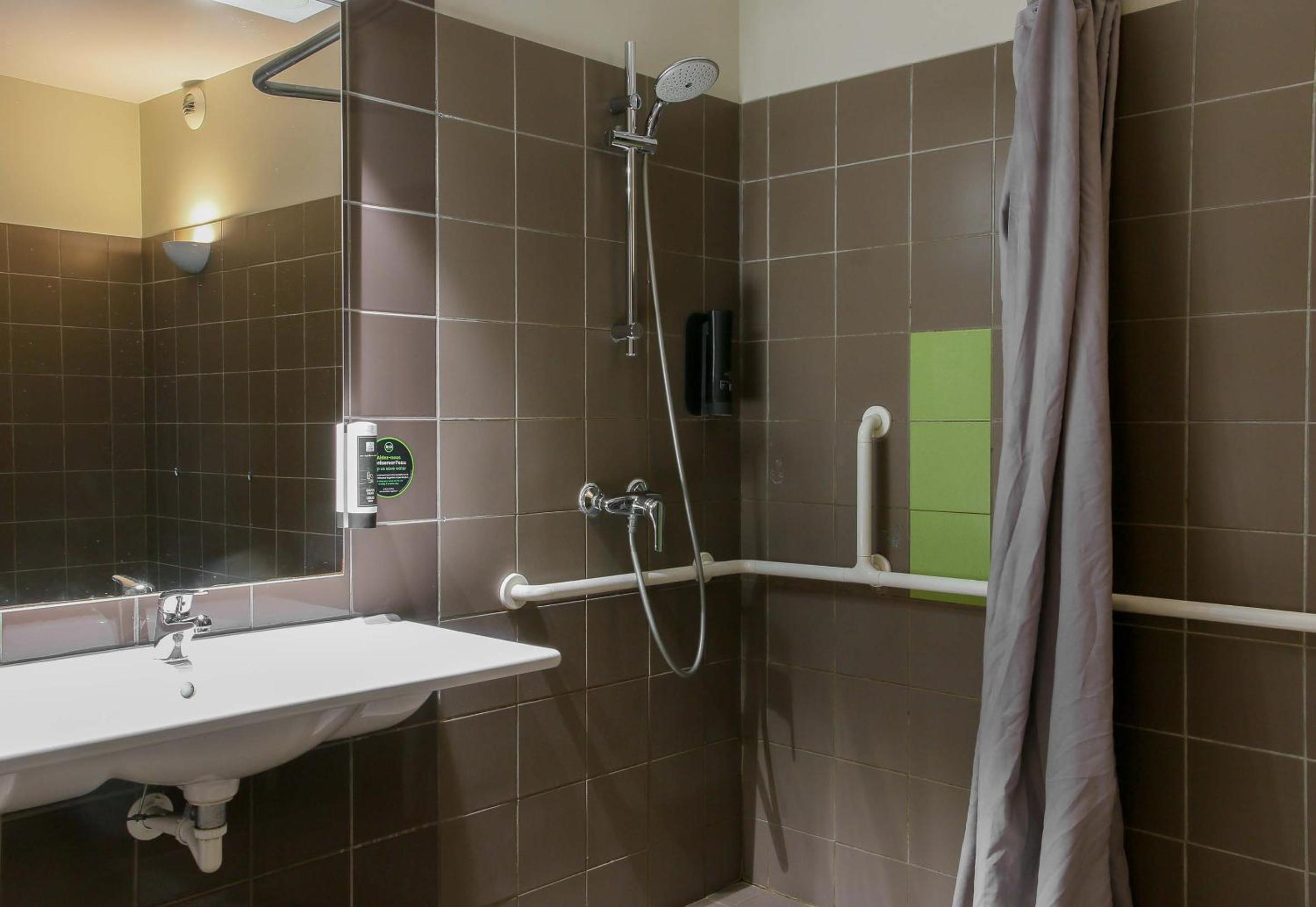 Double Room - Disability Access - Photo 3