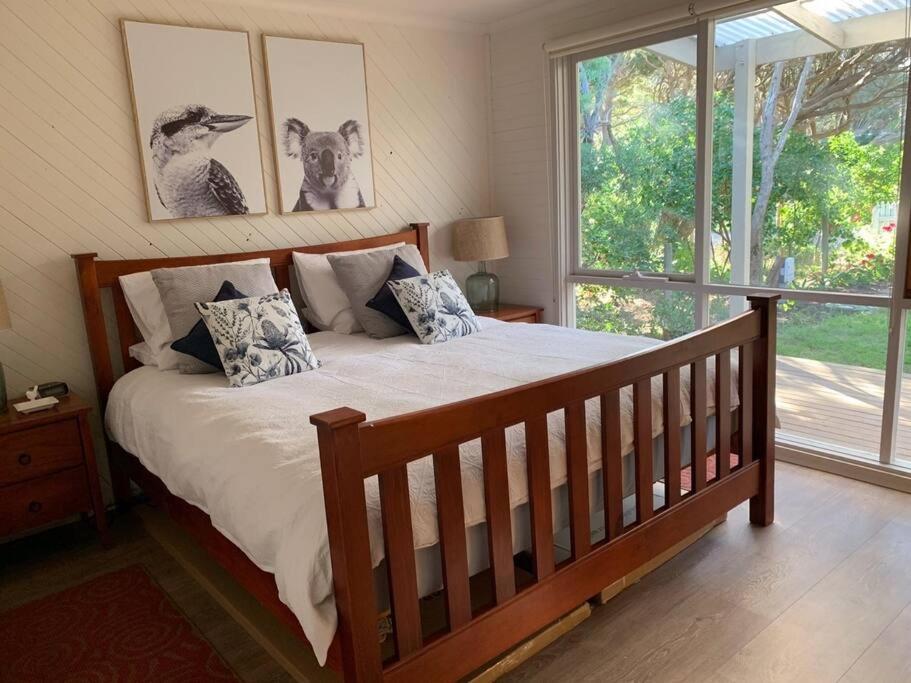Three-Bedroom House photo 3