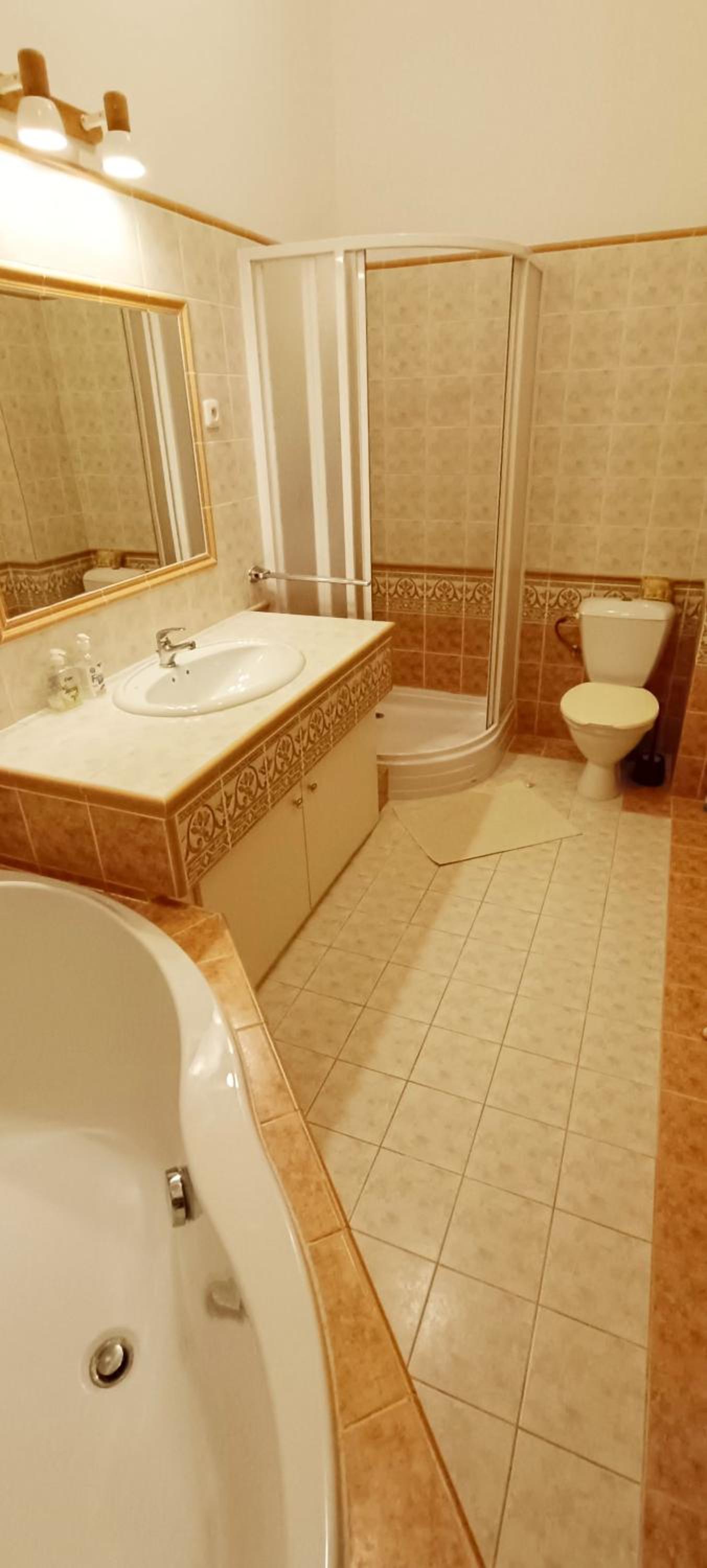 Deluxe Apartment photo 2