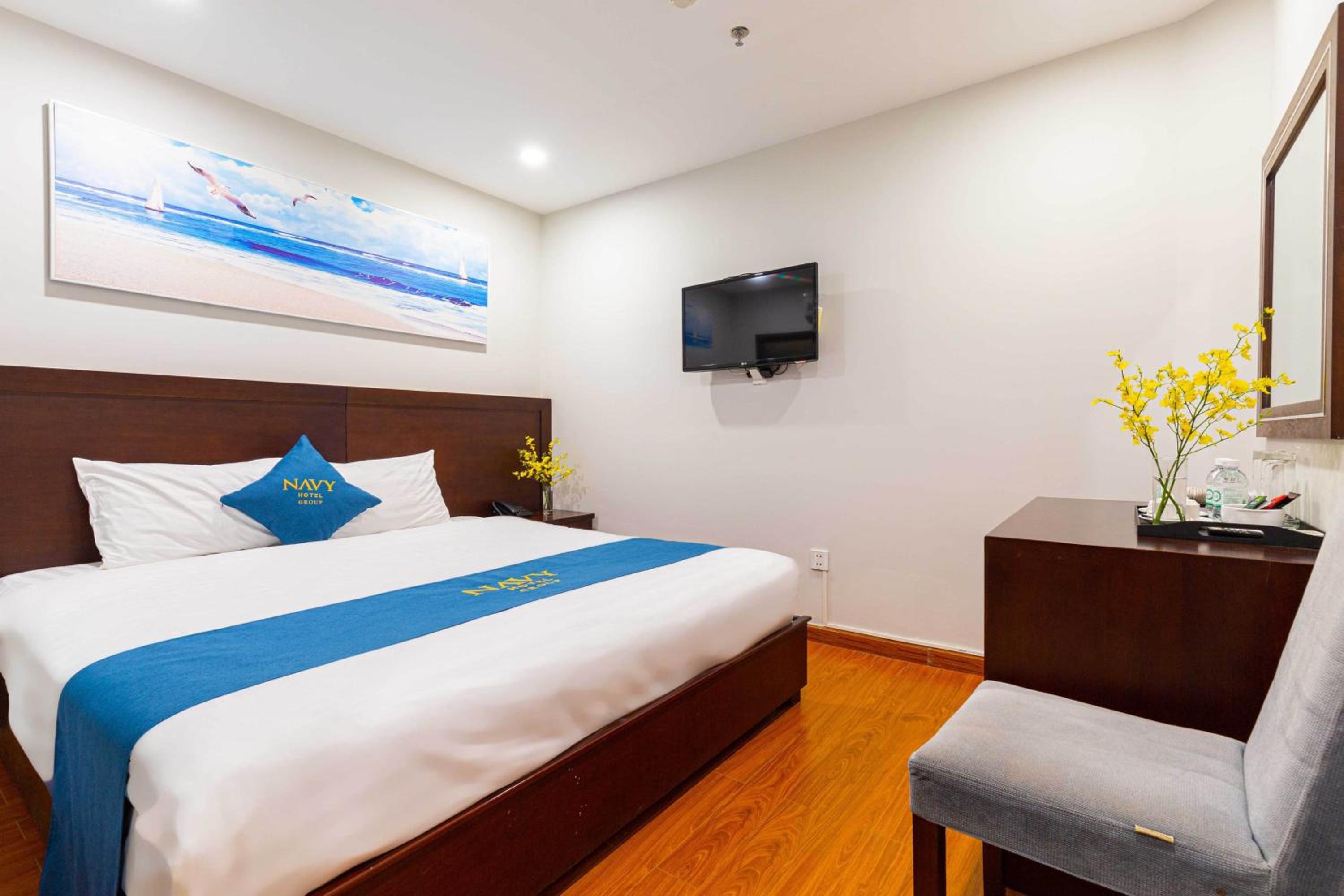Standard Double Room with No Window - Photo 2