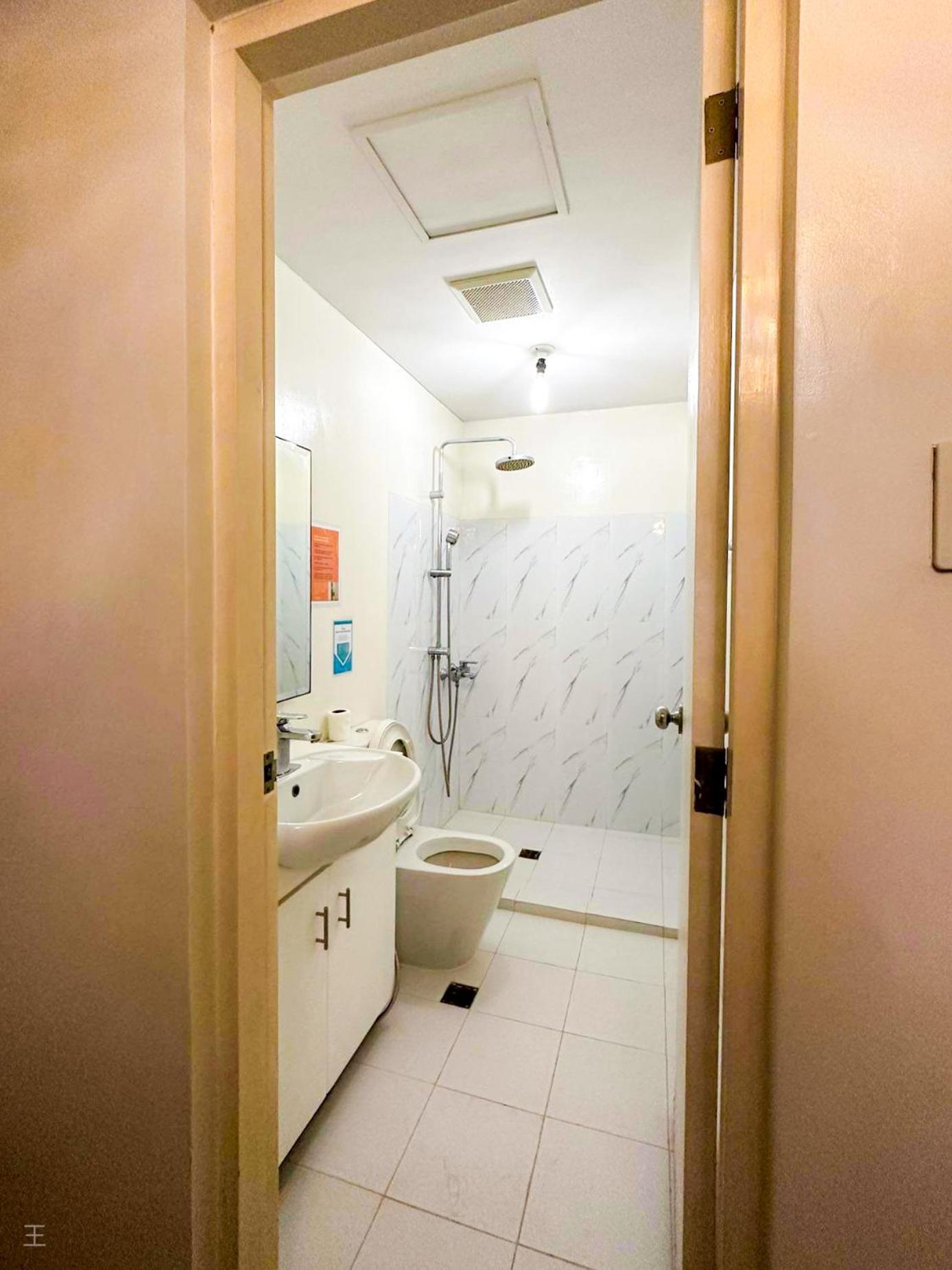 Studio Apartment - Photo 23