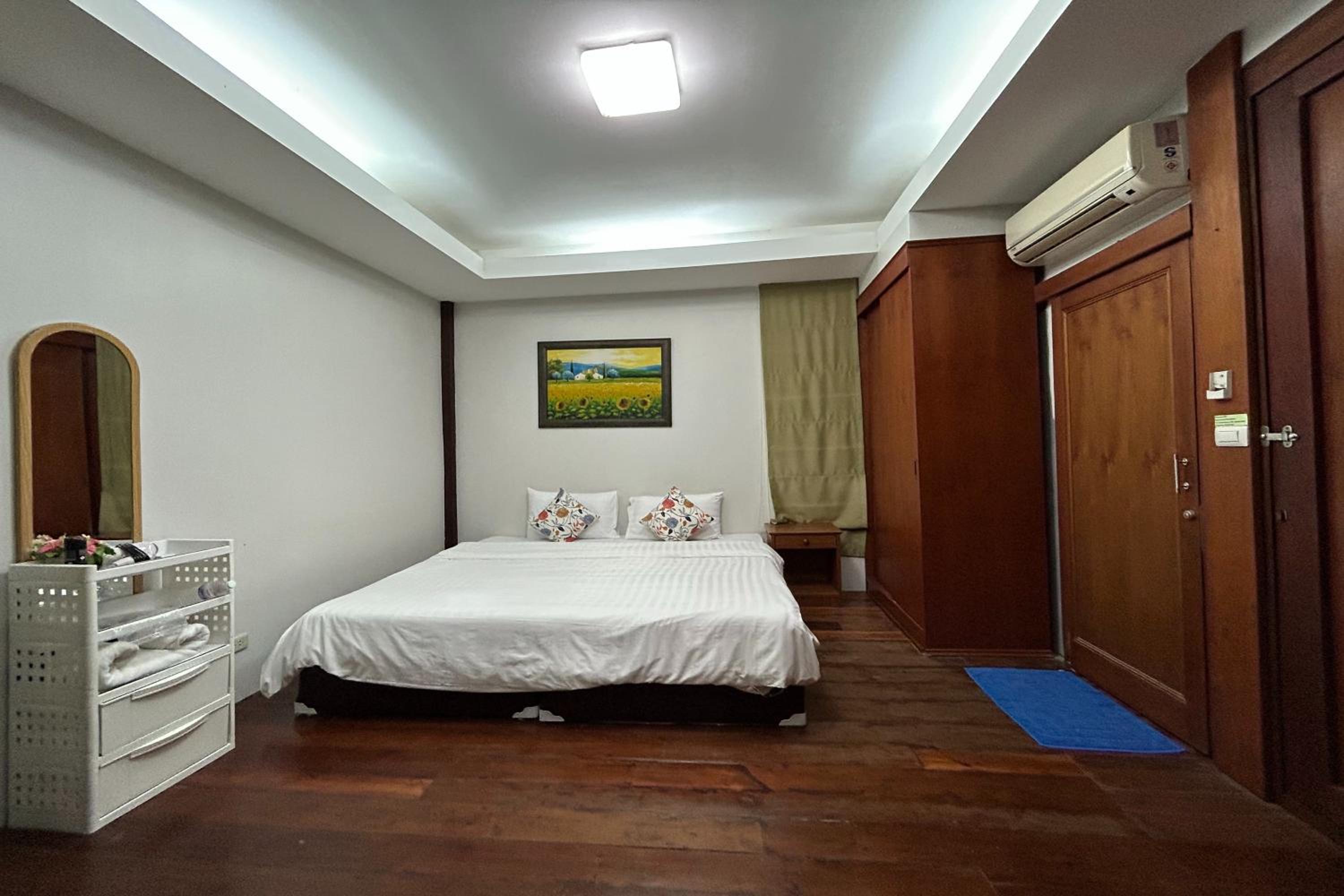 Family Room - Photo 1