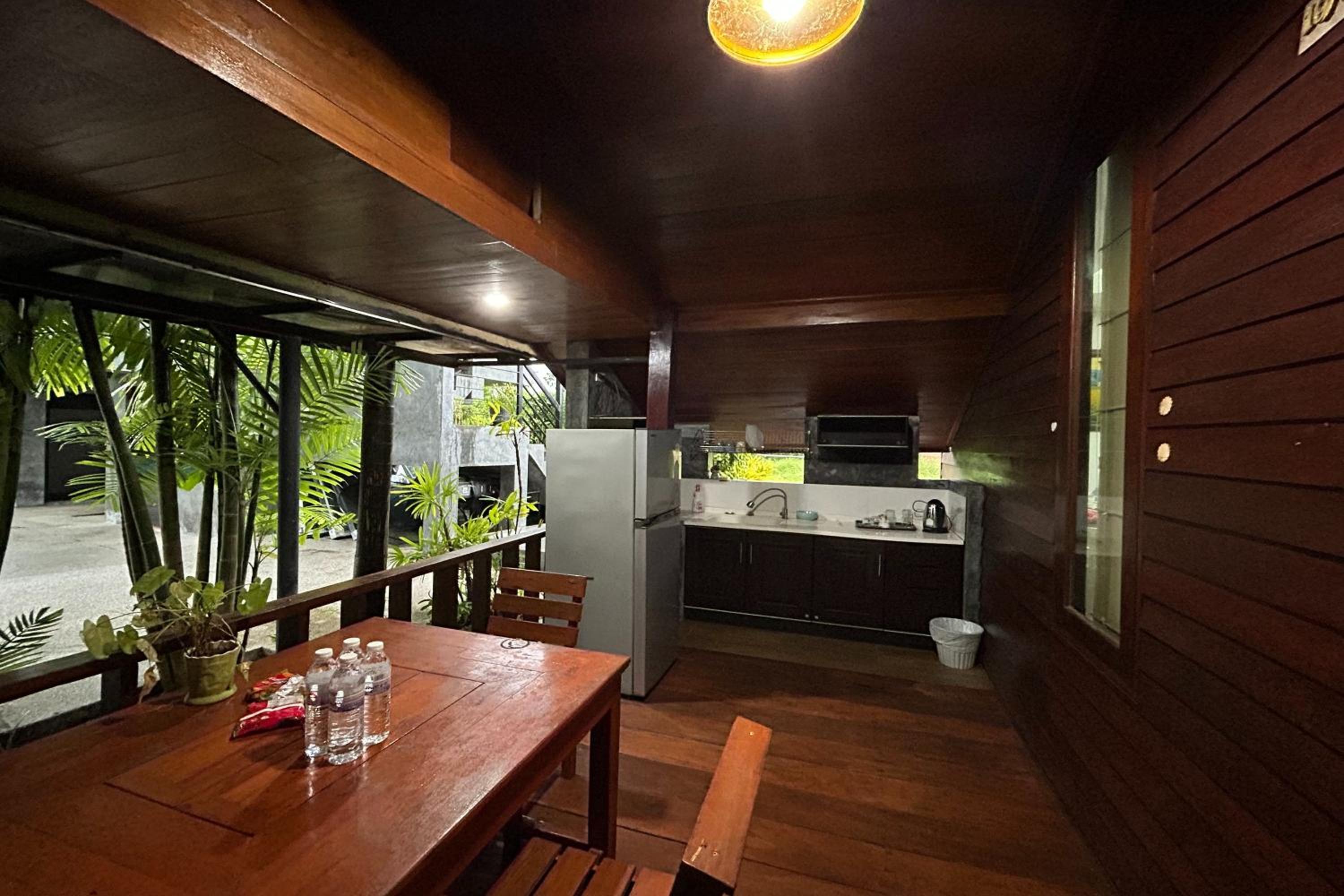 Family Room - Photo 7