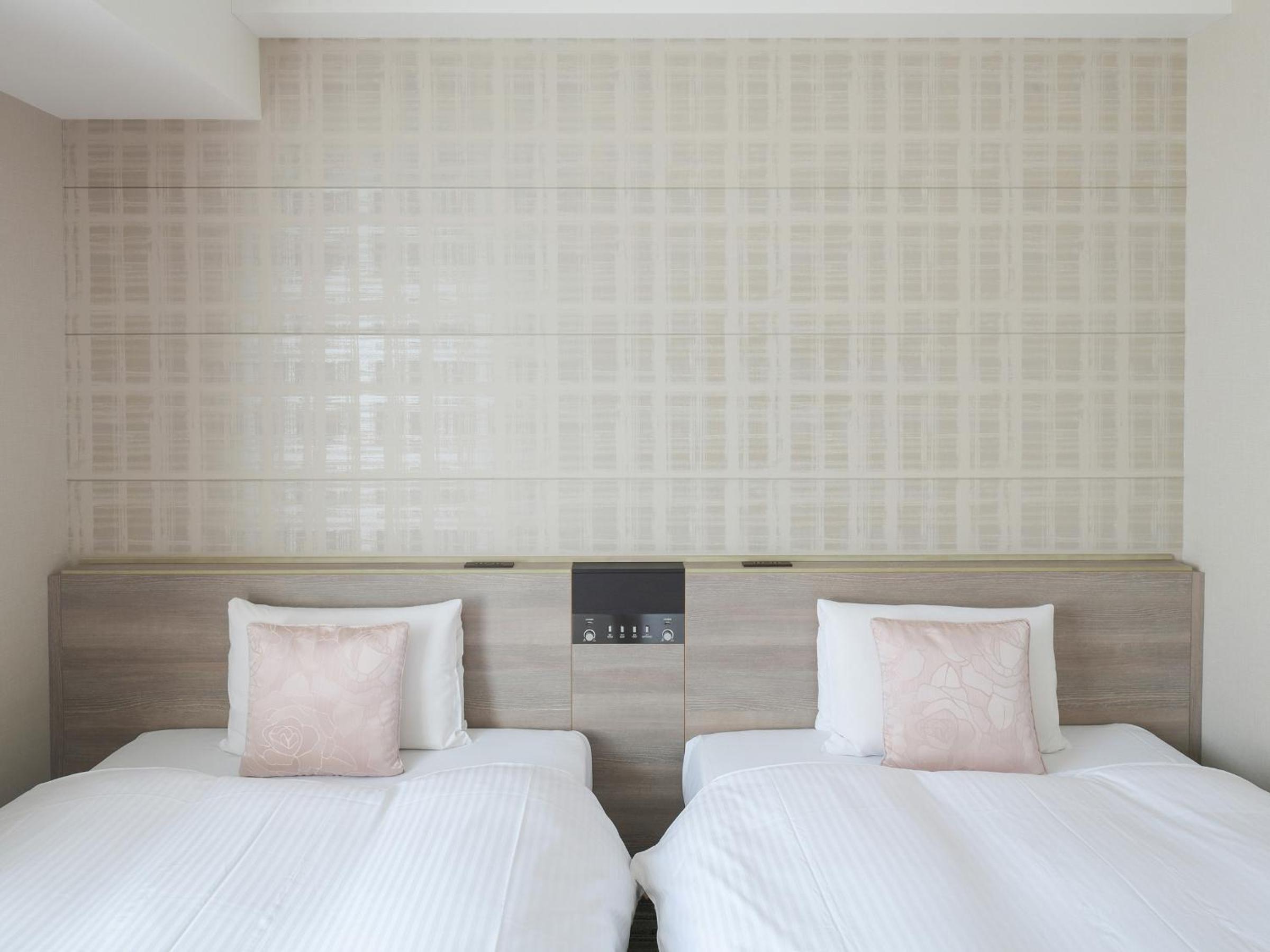 Standard Twin Room - Non-Smoking